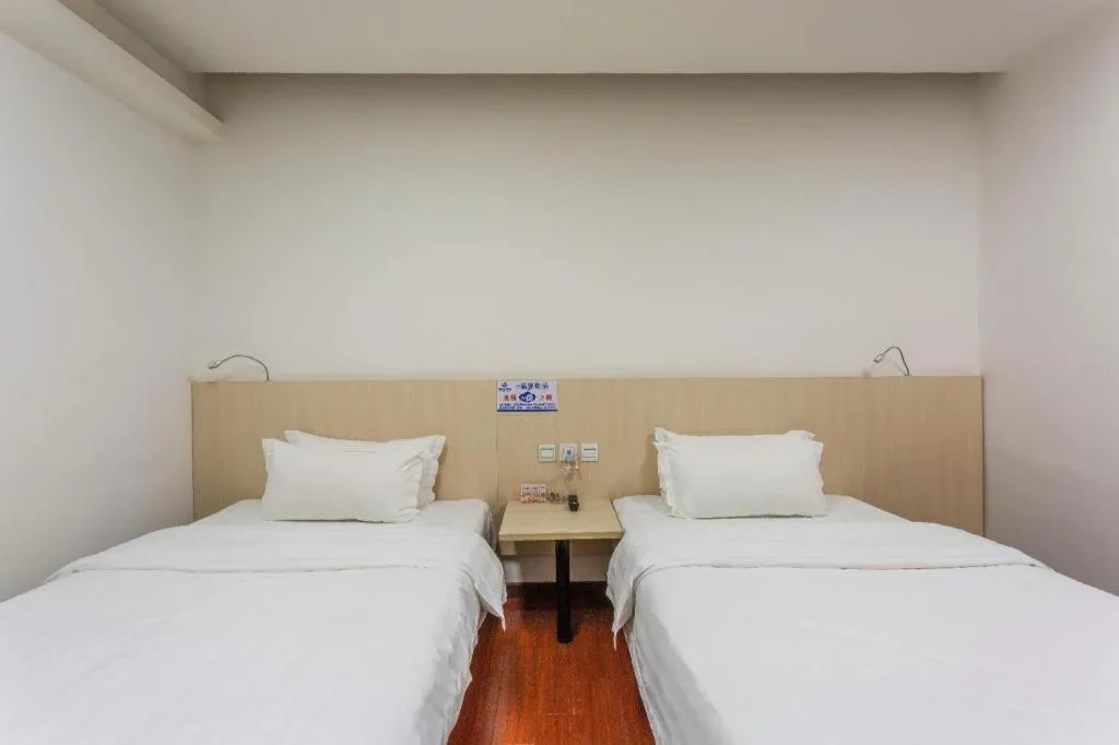 Bed in Guangzhou Hailian Hotel - Haizhu District Binjiang East Road Metro Station