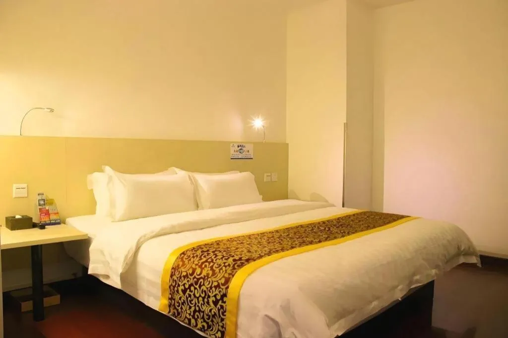 Bed in Guangzhou Hailian Hotel - Haizhu District Binjiang East Road Metro Station