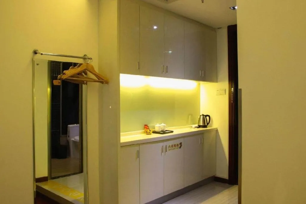 Guangzhou Hailian Hotel - Haizhu District Binjiang East Road Metro Station