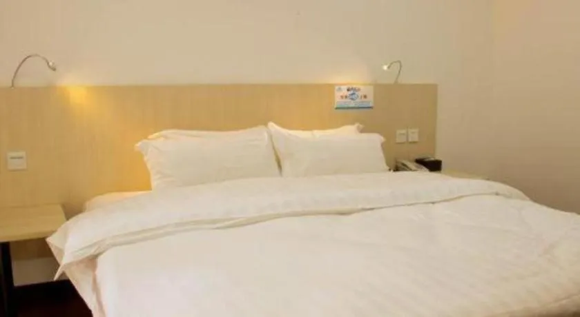 Bed in Guangzhou Hailian Hotel - Haizhu District Binjiang East Road Metro Station