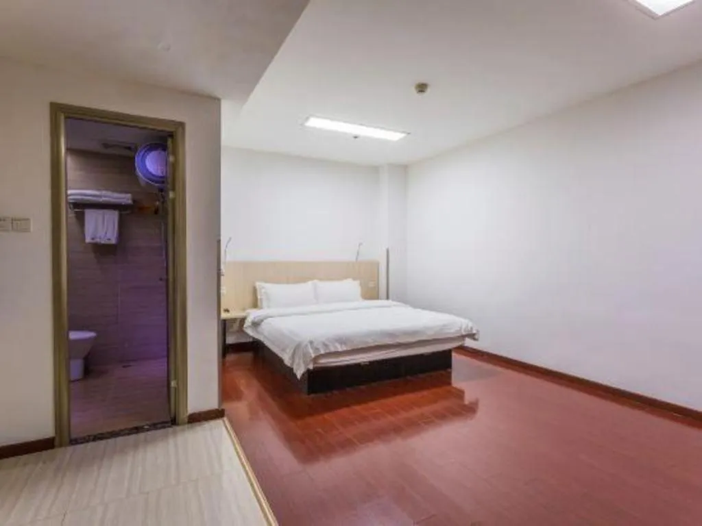 Bed in Guangzhou Hailian Hotel - Haizhu District Binjiang East Road Metro Station