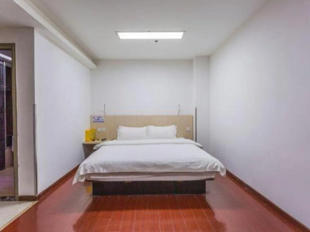 Bed in Guangzhou Hailian Hotel - Haizhu District Binjiang East Road Metro Station