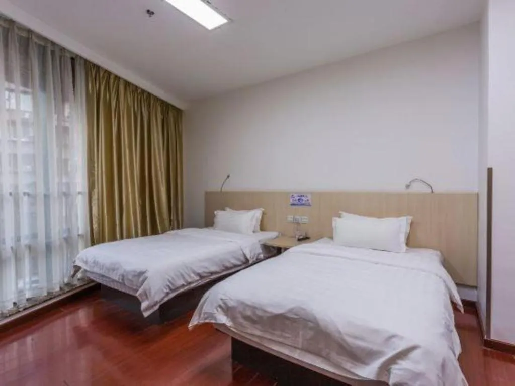 Bed in Guangzhou Hailian Hotel - Haizhu District Binjiang East Road Metro Station