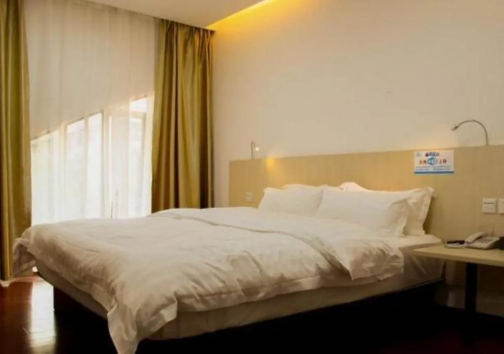 Bed in Guangzhou Hailian Hotel - Haizhu District Binjiang East Road Metro Station