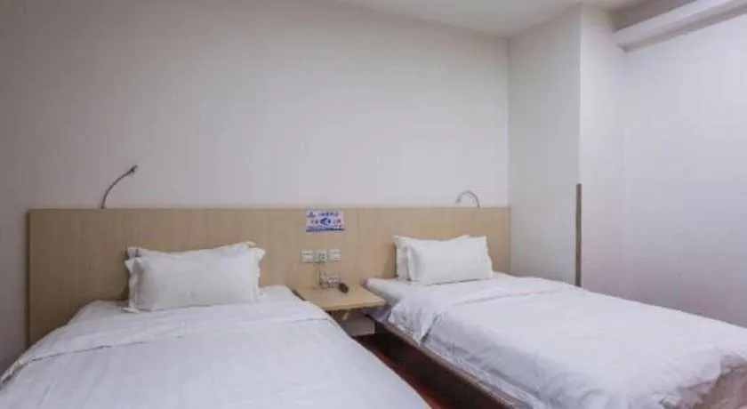 Bed in Guangzhou Hailian Hotel - Haizhu District Binjiang East Road Metro Station