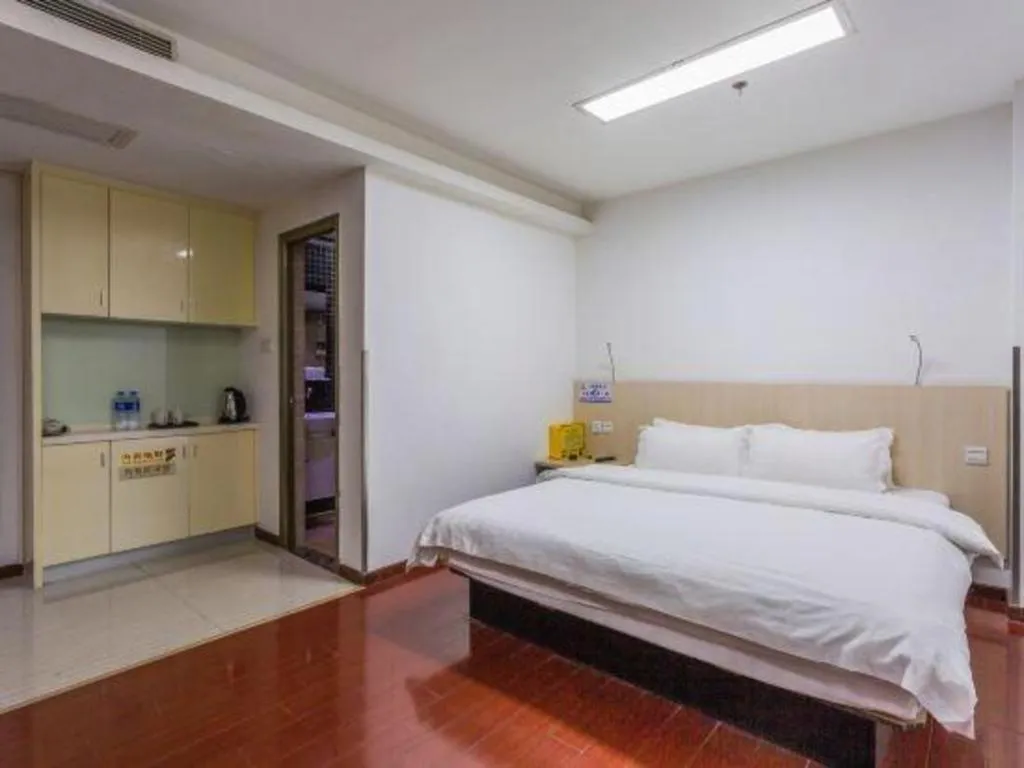 Bed in Guangzhou Hailian Hotel - Haizhu District Binjiang East Road Metro Station