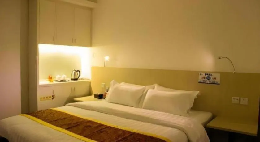 Bed in Guangzhou Hailian Hotel - Haizhu District Binjiang East Road Metro Station