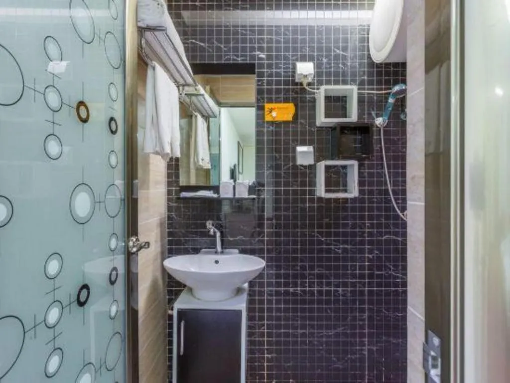 Guangzhou Hailian Hotel - Haizhu District Binjiang East Road Metro Station