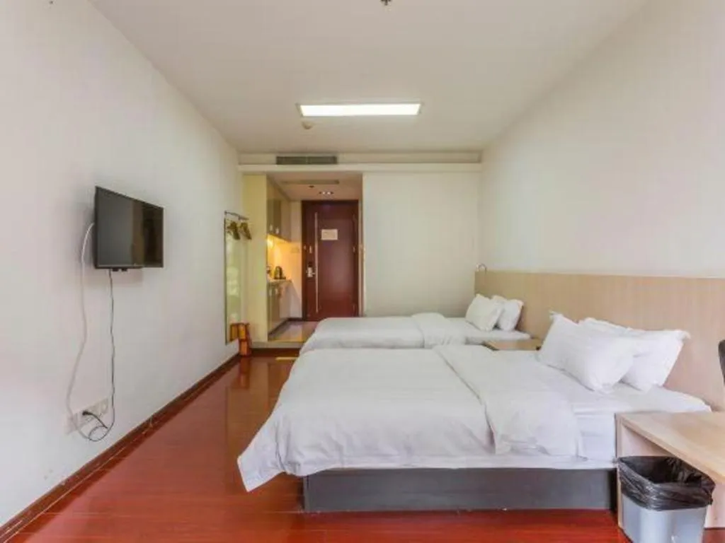 Bed in Guangzhou Hailian Hotel - Haizhu District Binjiang East Road Metro Station