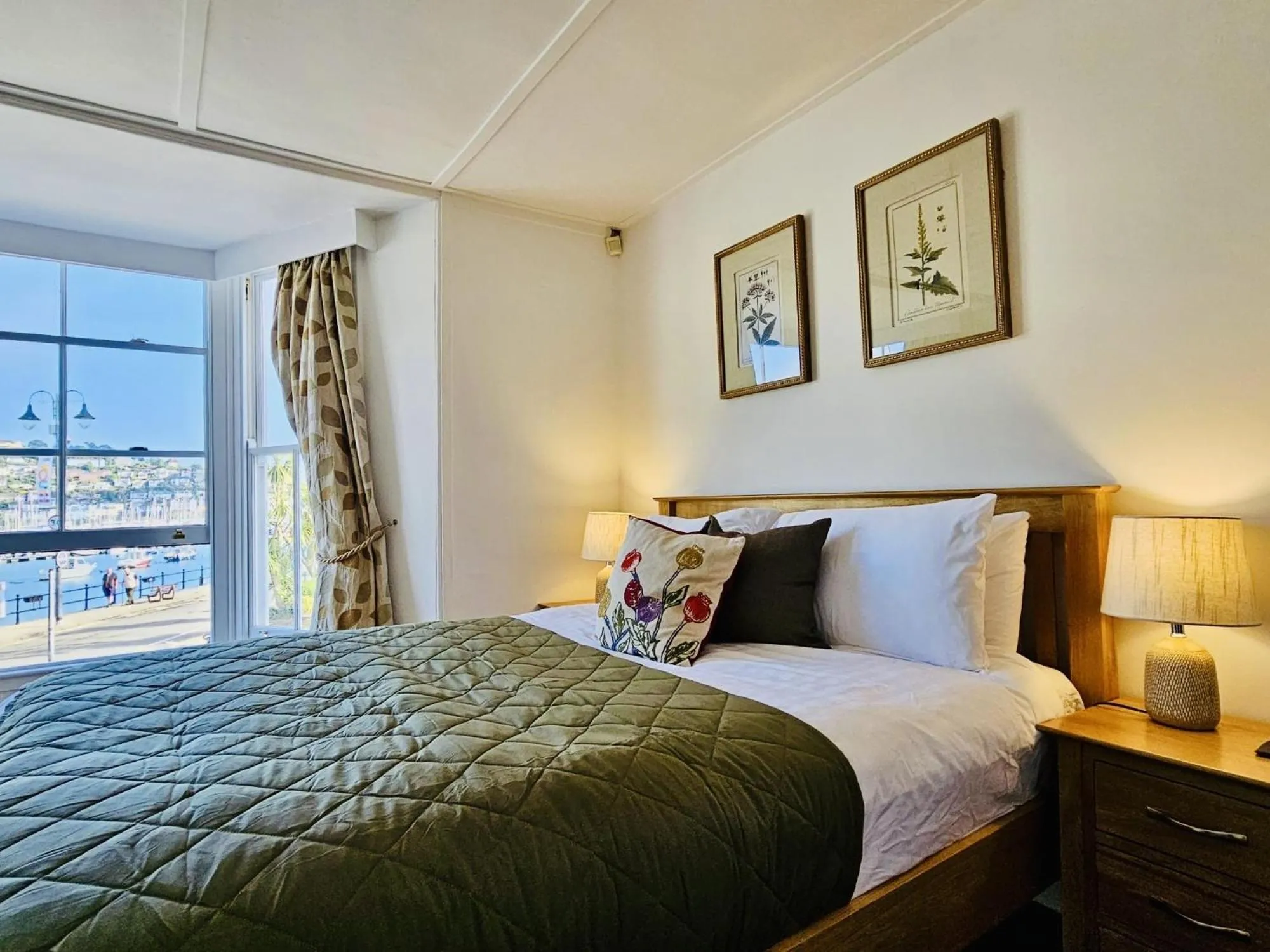 Bedroom, Bed in The Floating Bridge