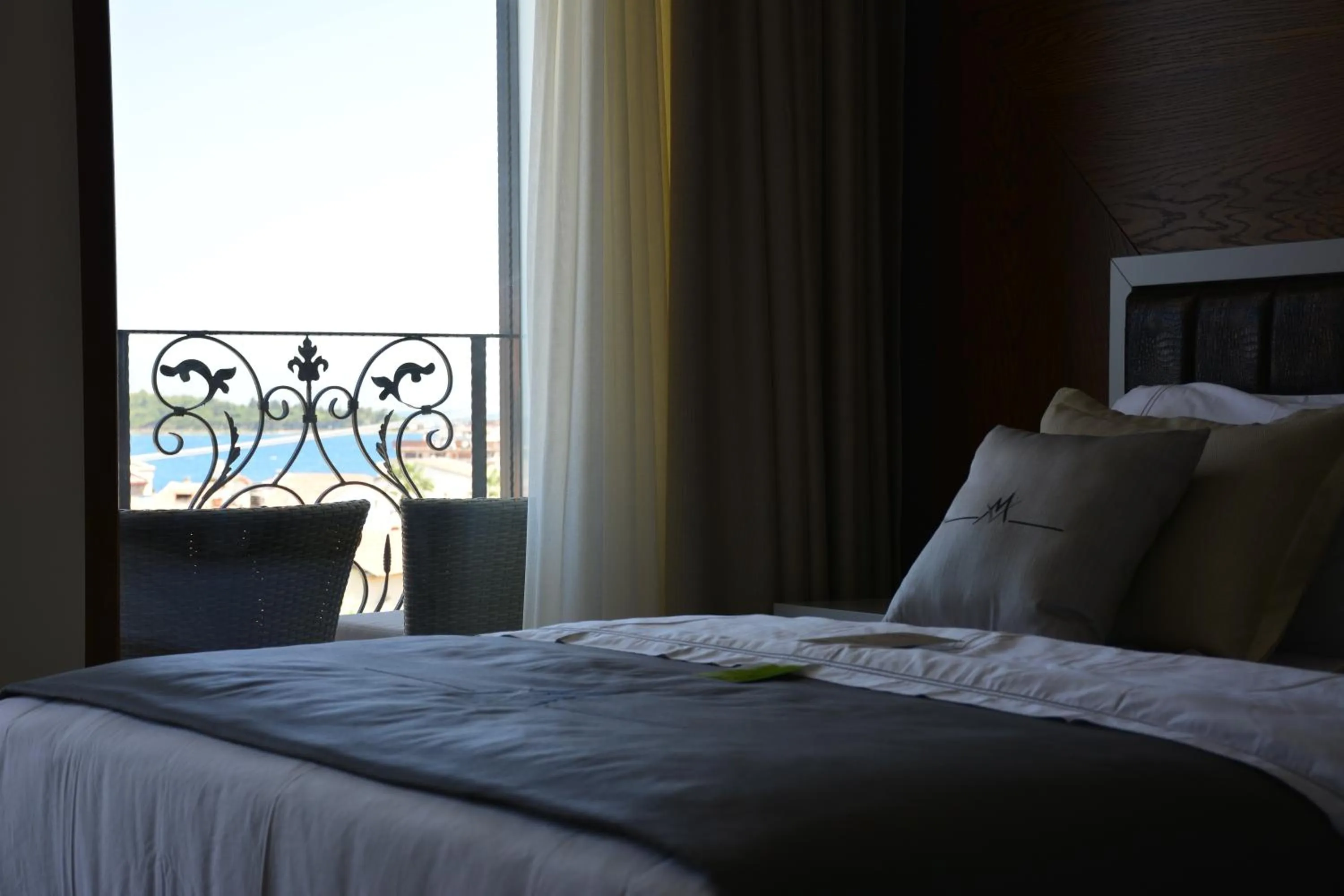 Sea view, Bed in Maison Vourla Hotel