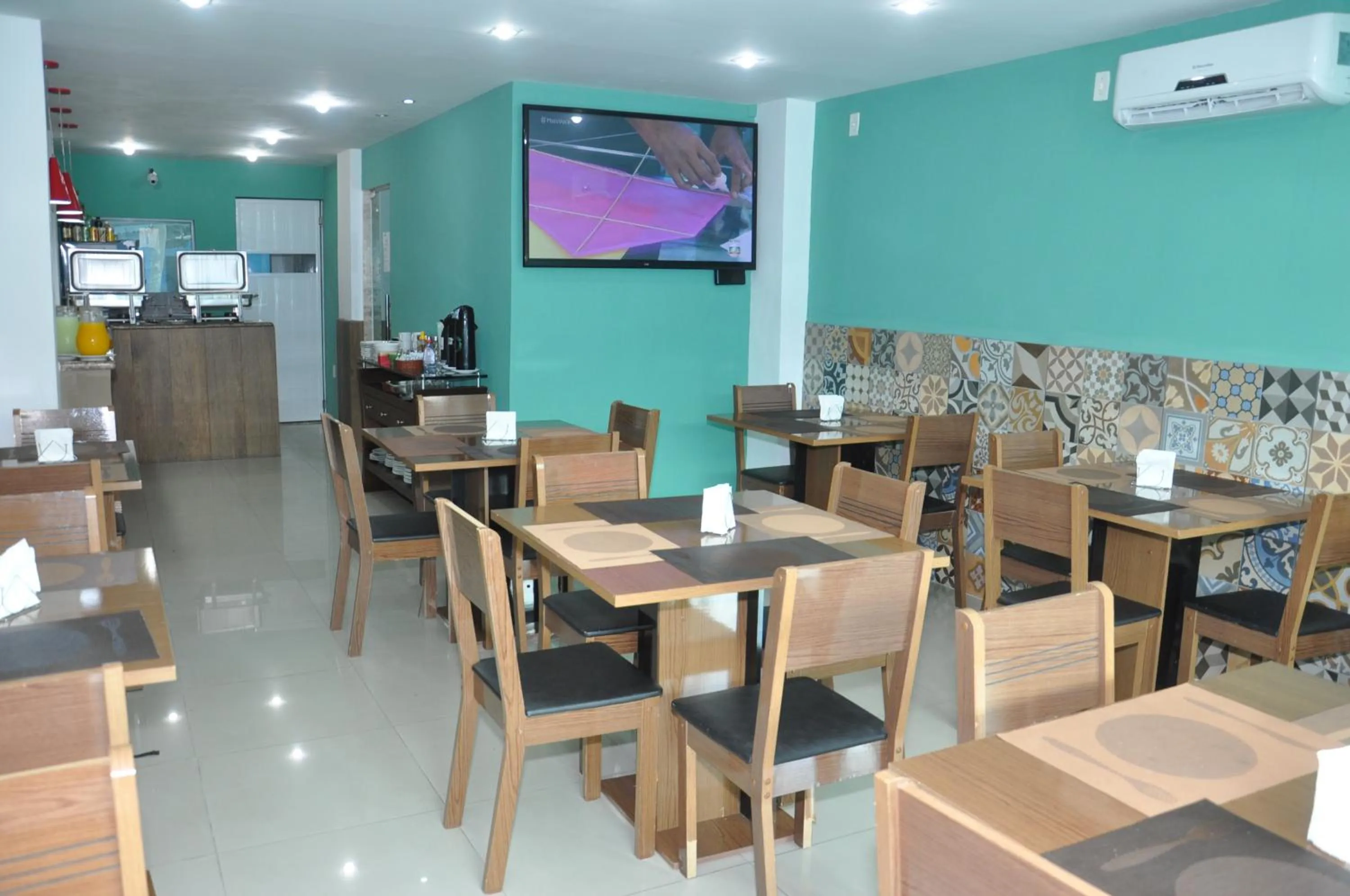 Restaurant/places to eat in Bonjour Hotel