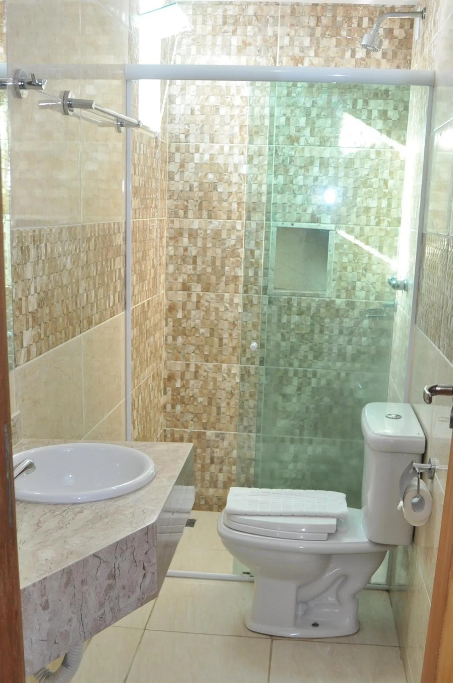 Bathroom in Bonjour Hotel