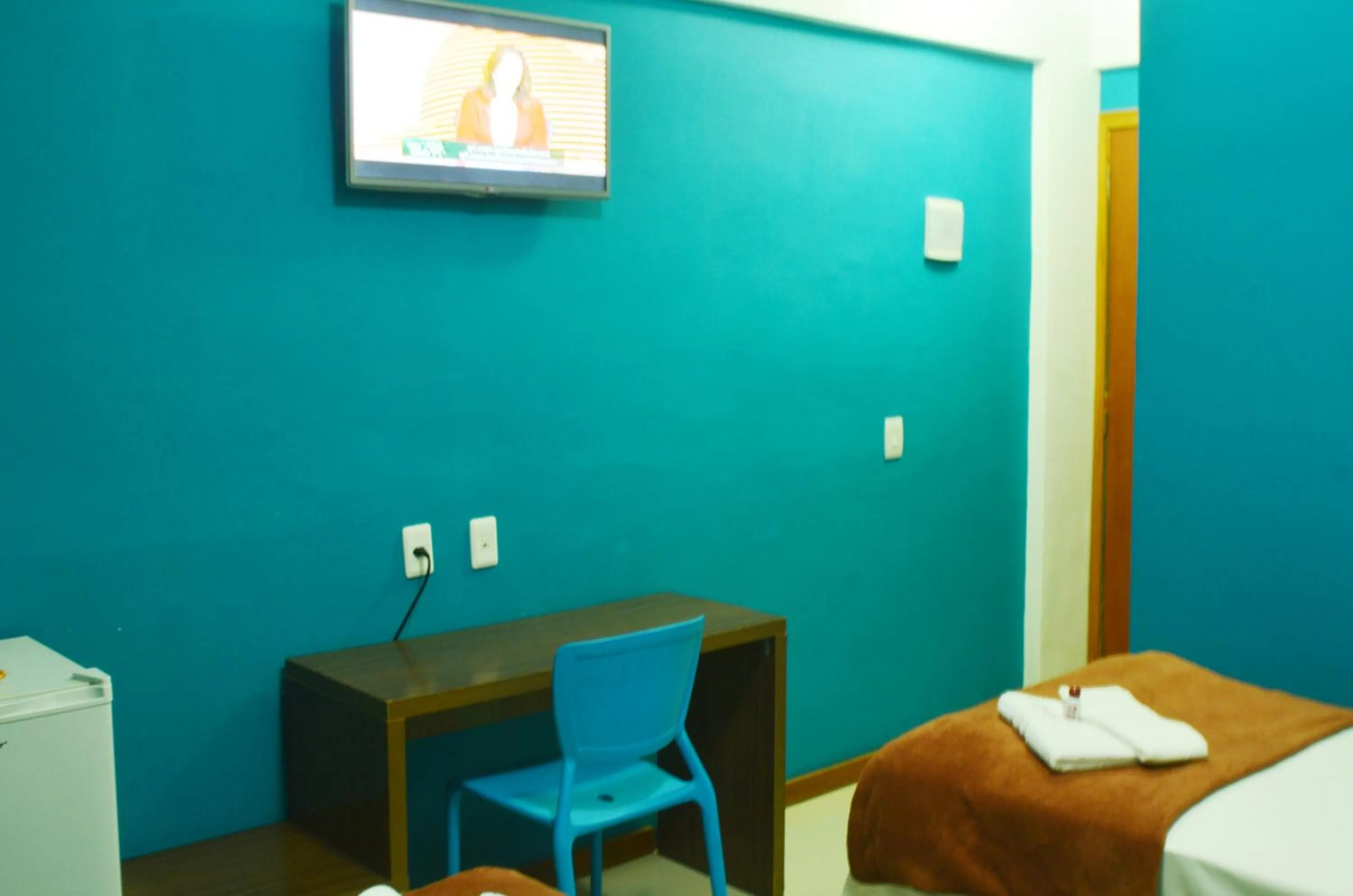 Photo of the whole room, Bed in Bonjour Hotel