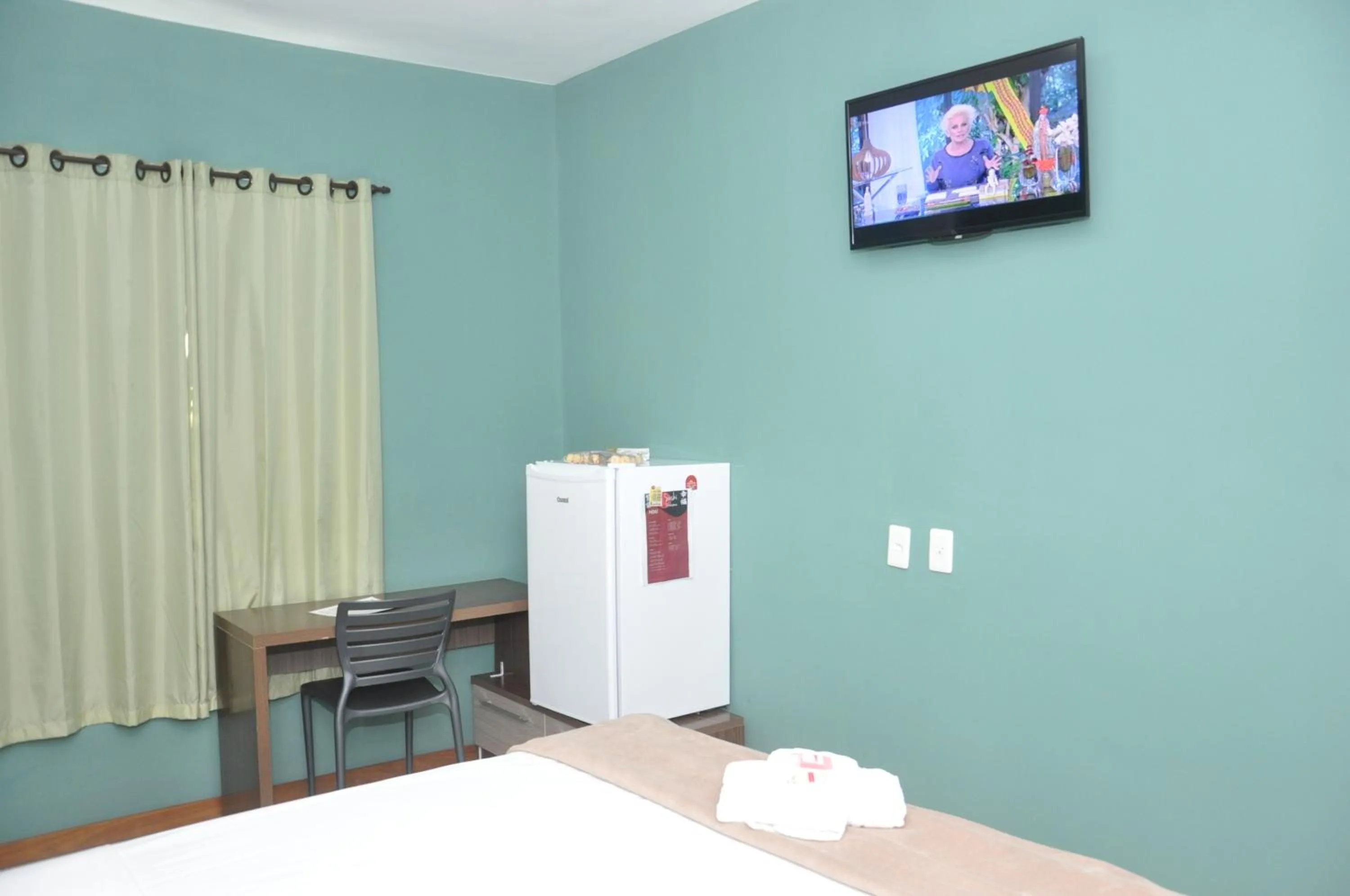 Photo of the whole room, Bed in Bonjour Hotel