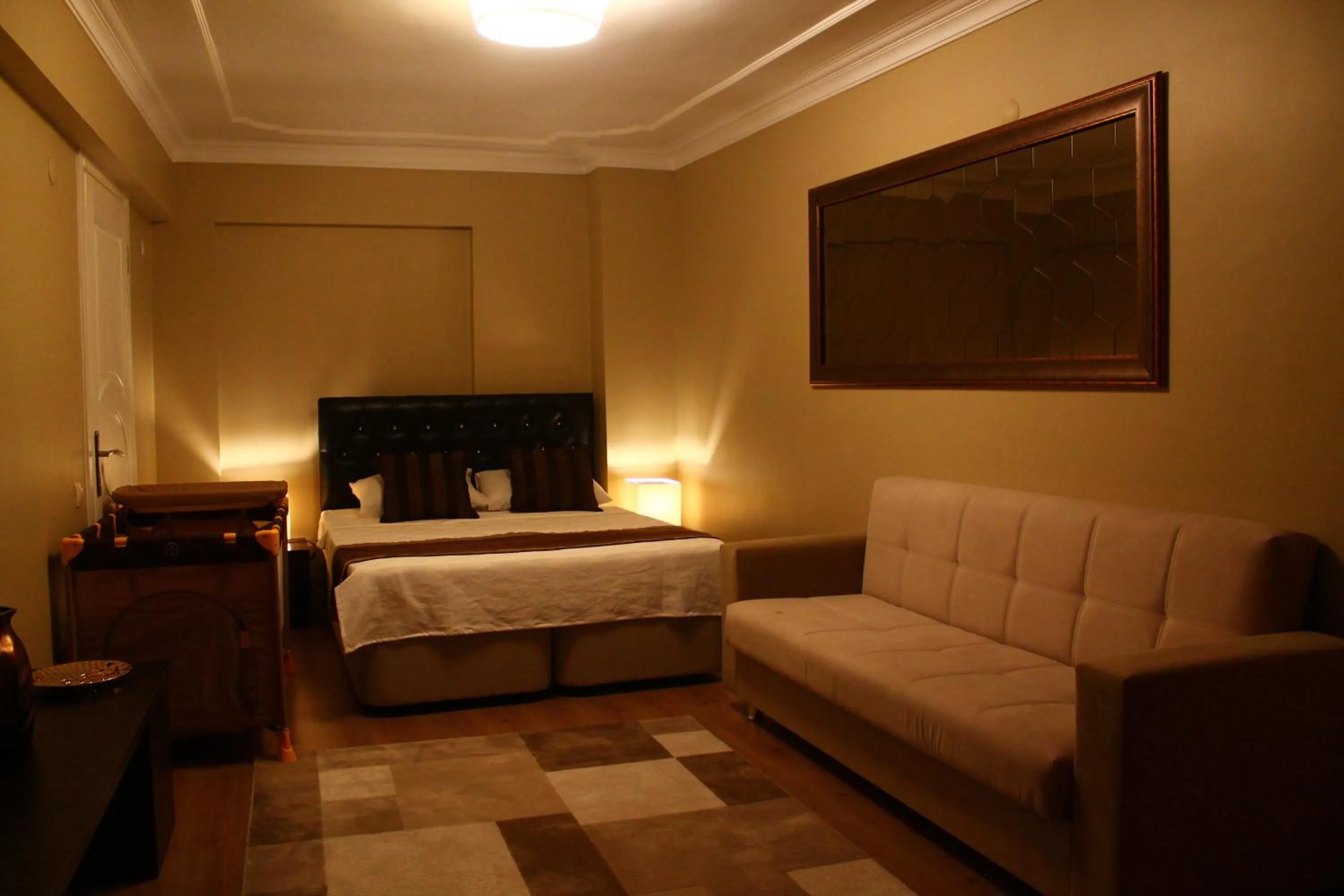 Photo of the whole room, Bed in Lena Central Flats