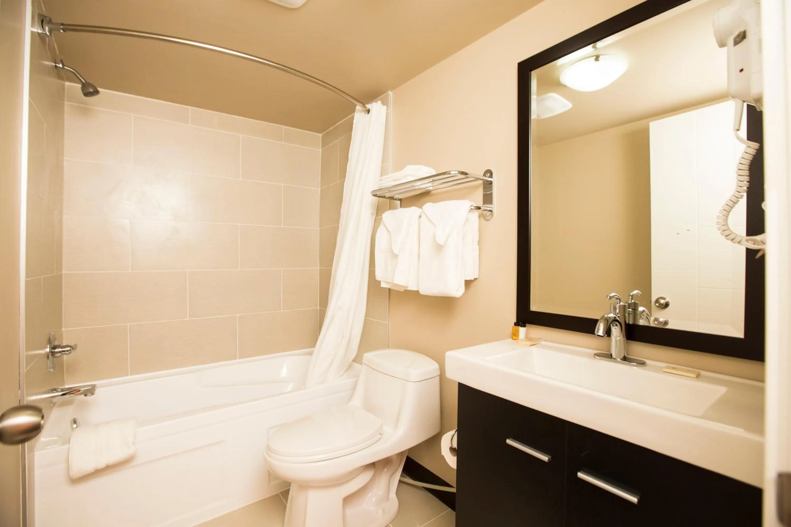 Bathroom in Royal Lodge