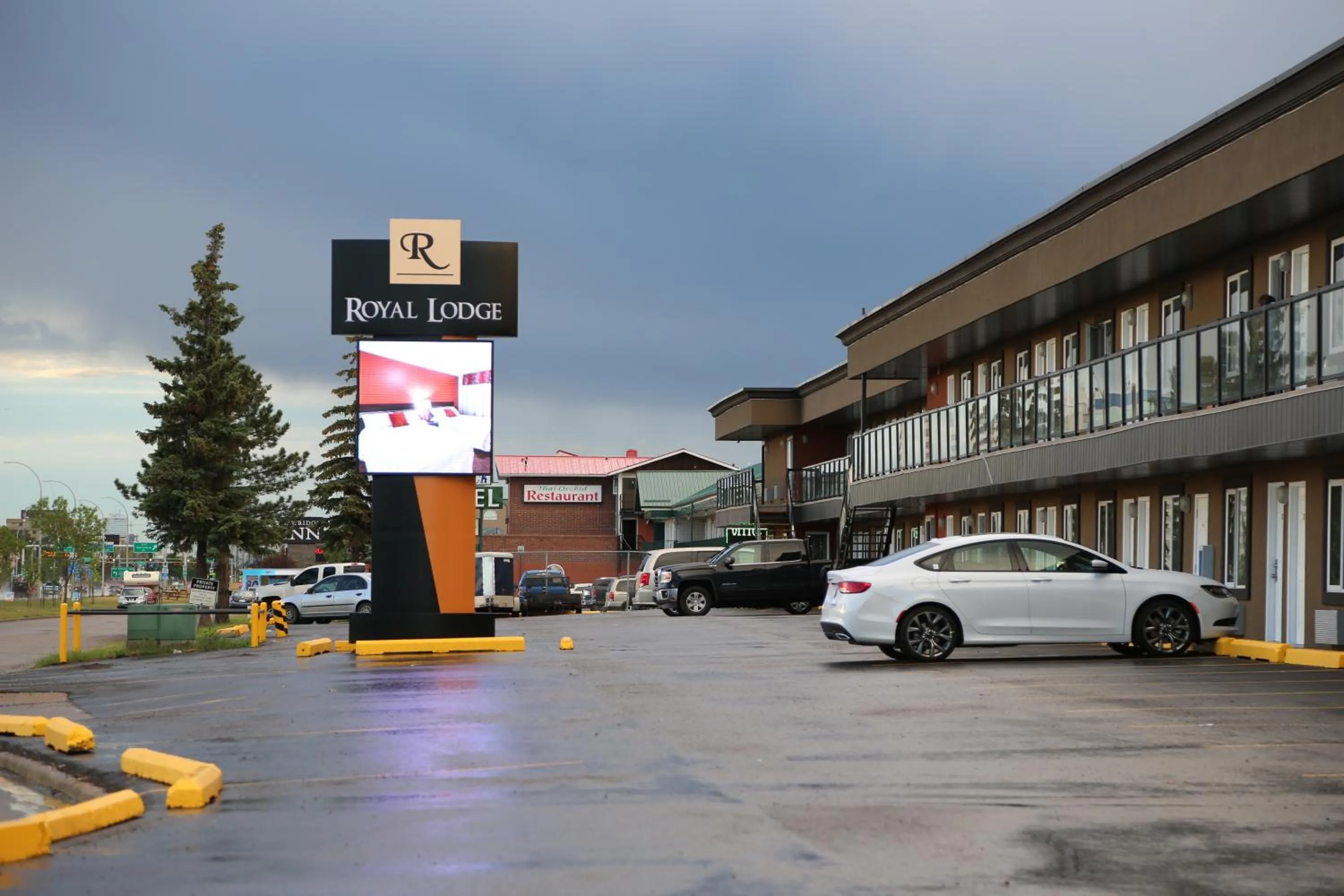 Street view in Royal Lodge