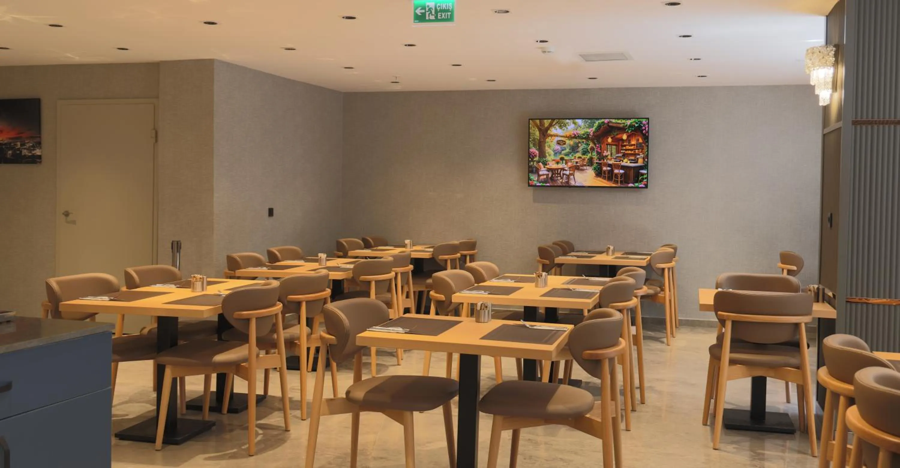 Restaurant/places to eat in The Galata Glory Hotel