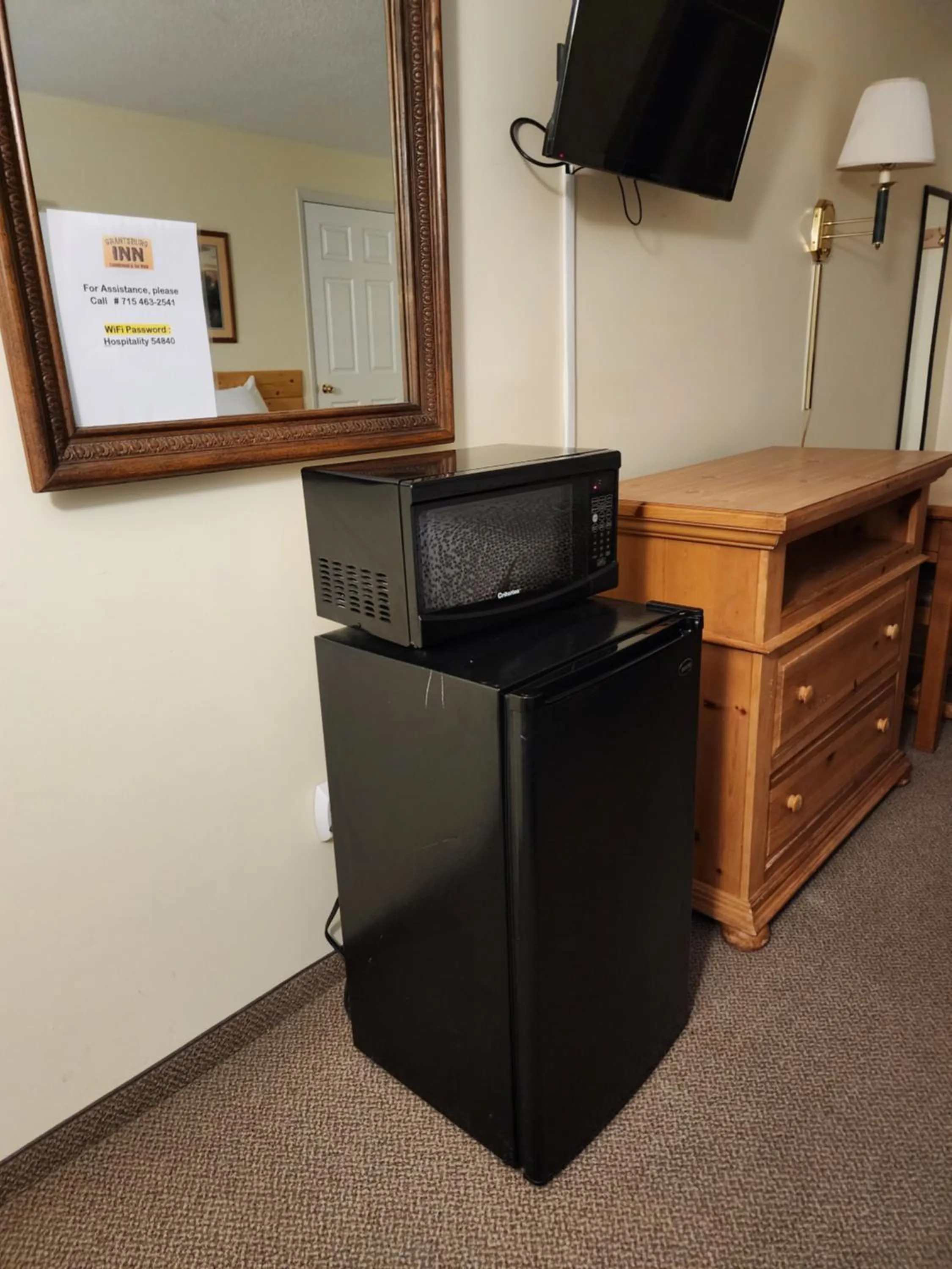 TV and multimedia in Grantsburg Inn