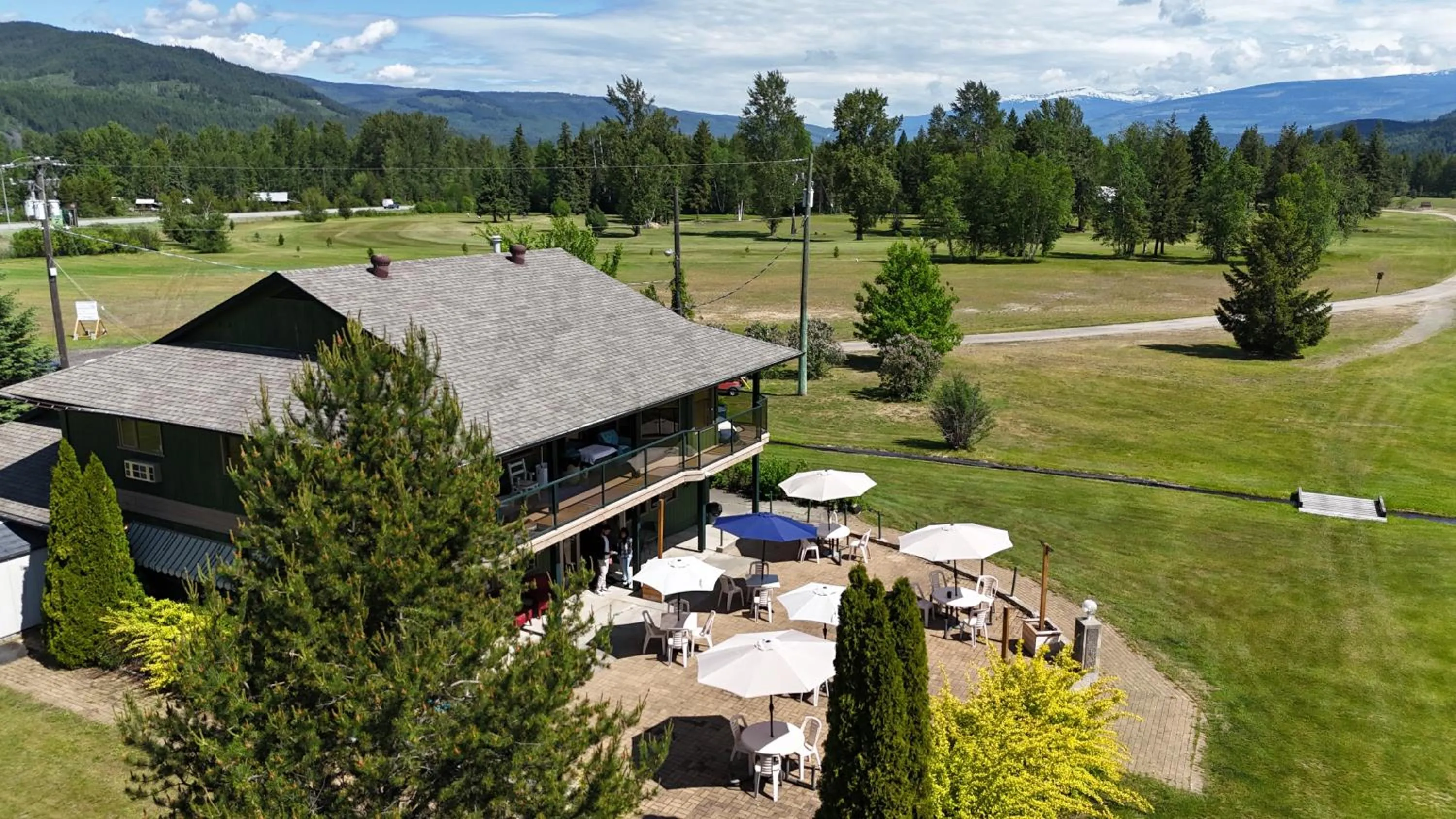 Restaurant/places to eat in Hotel Civilia Lakeside by Civilia Golf Retreat