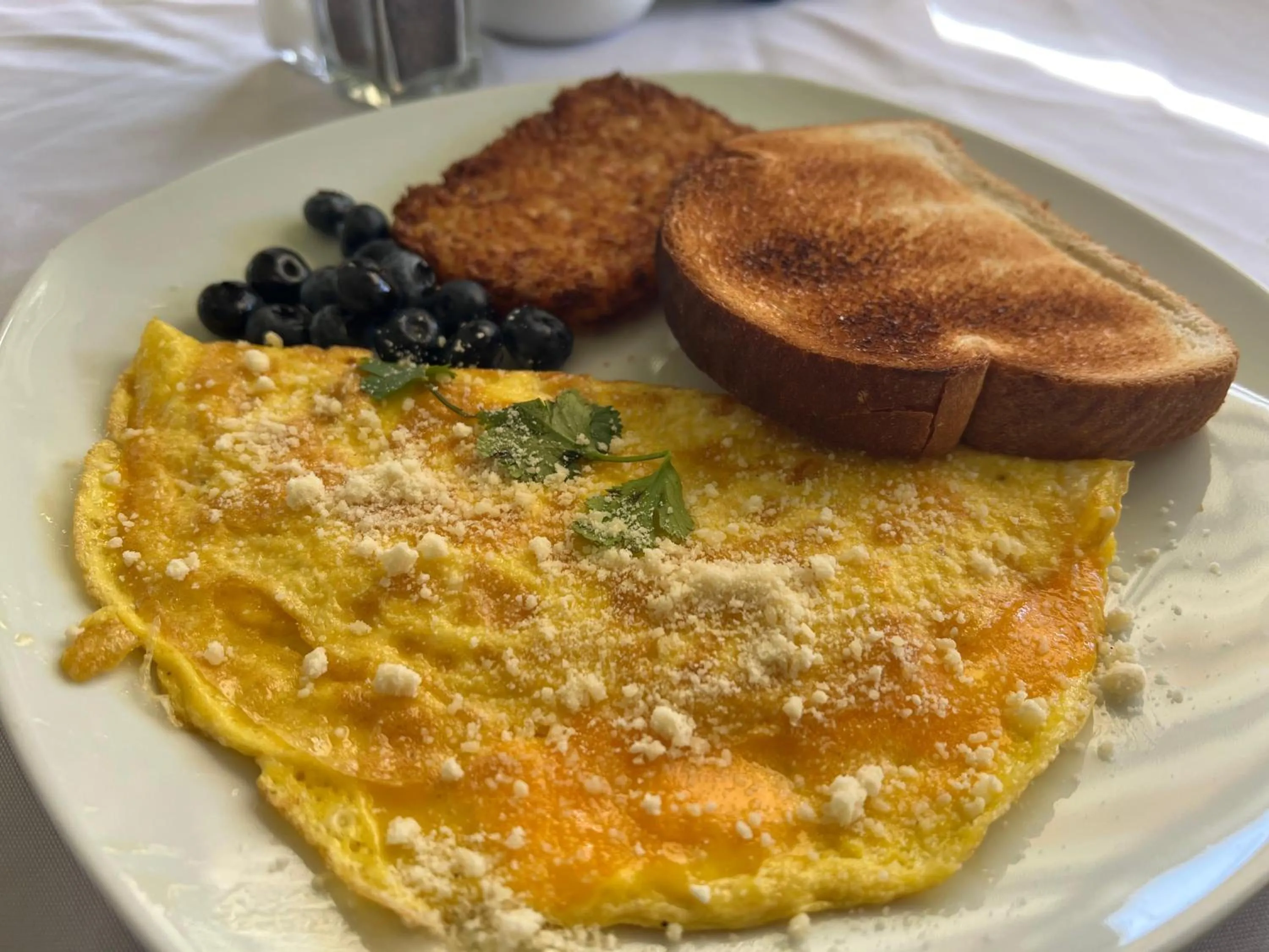 Restaurant/places to eat in Hotel Civilia Lakeside by Civilia Golf Retreat