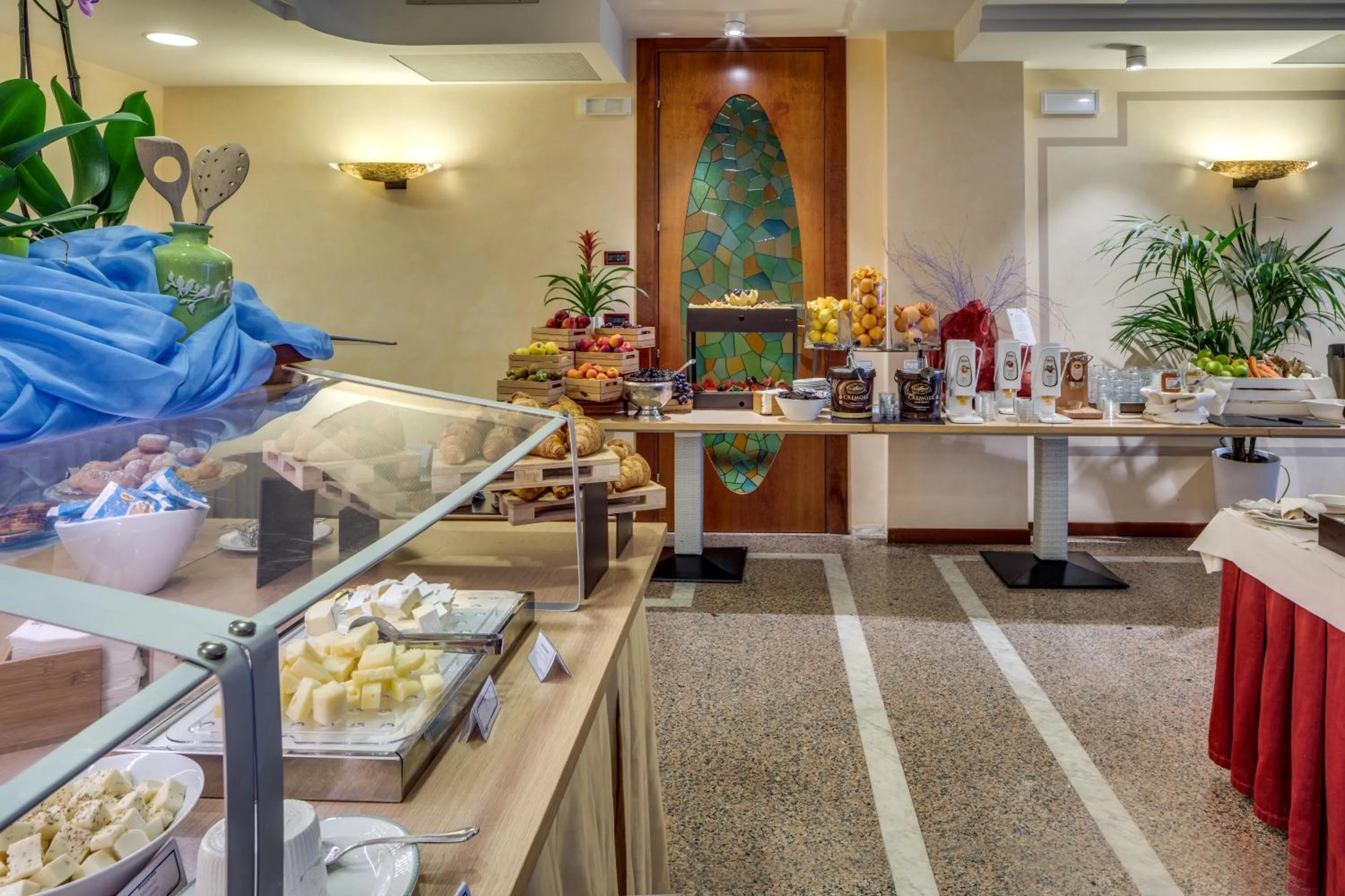 Buffet breakfast in Hotel Sportsman