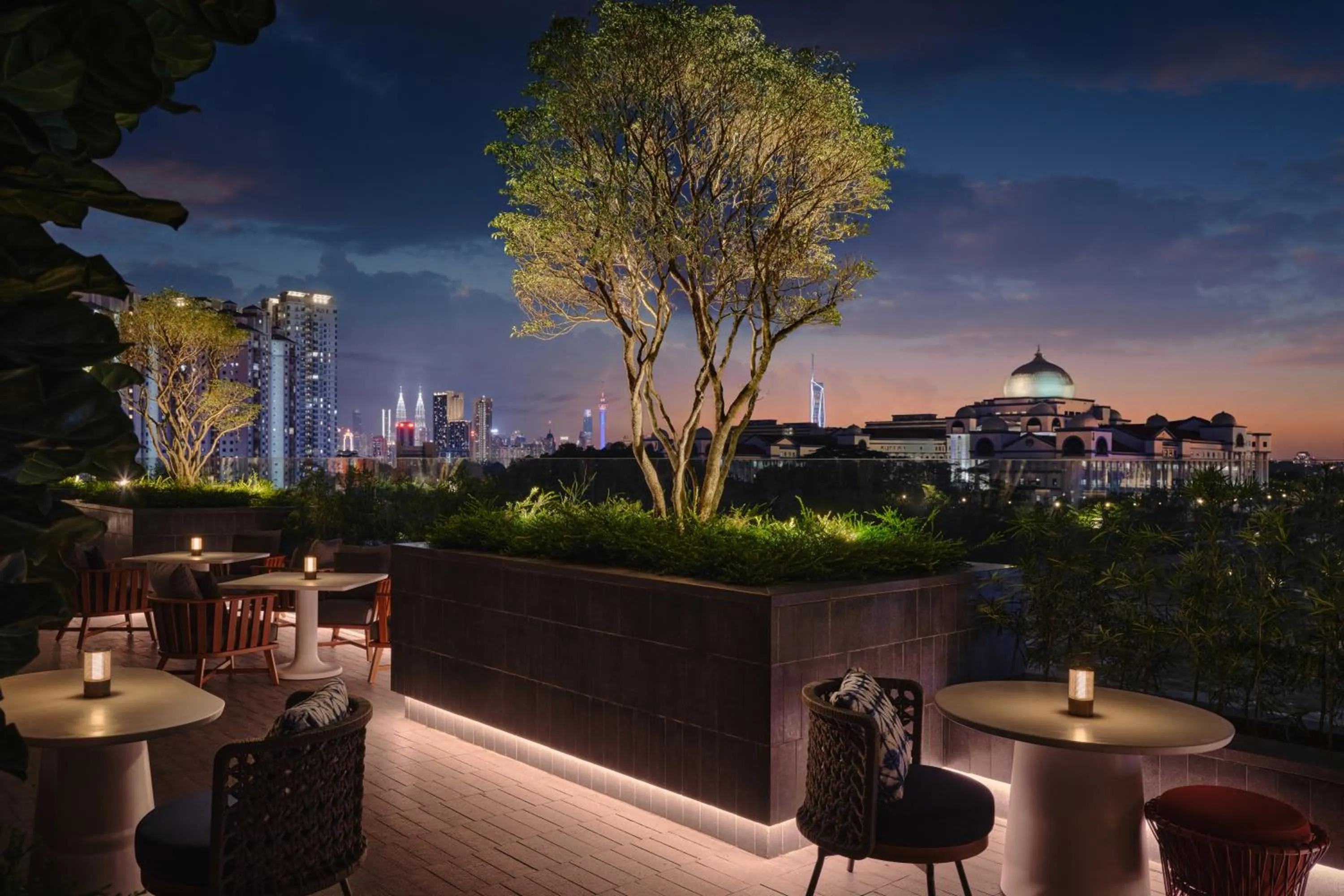 Restaurant/places to eat in Hyatt Regency Kuala Lumpur at KL Midtown