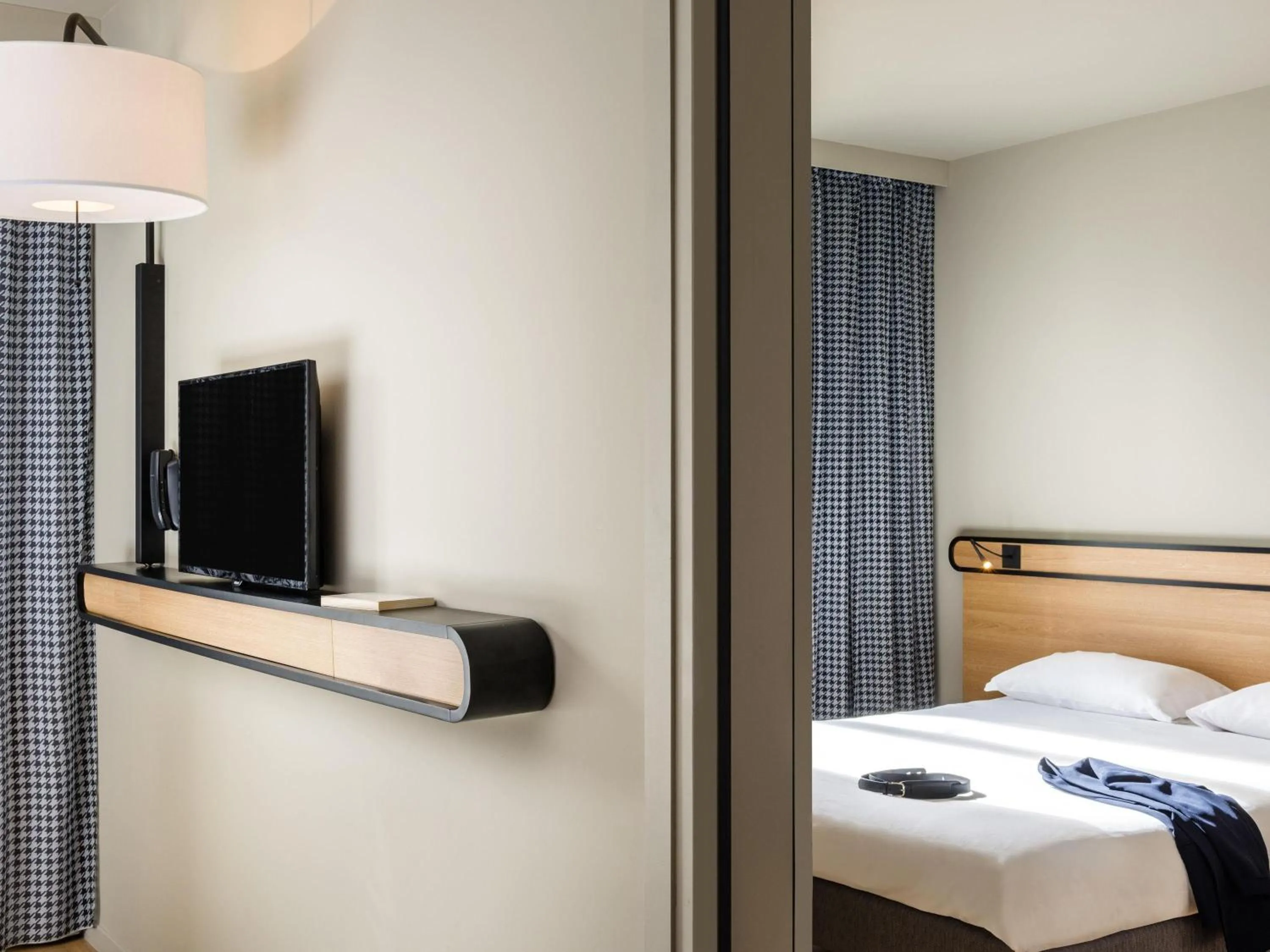 Bedroom, Bed in Aparthotel Adagio Access La Défense Puteaux