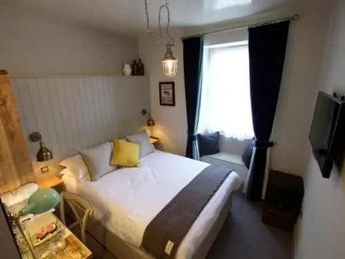 Bedroom, Bed in Woodstock Arms