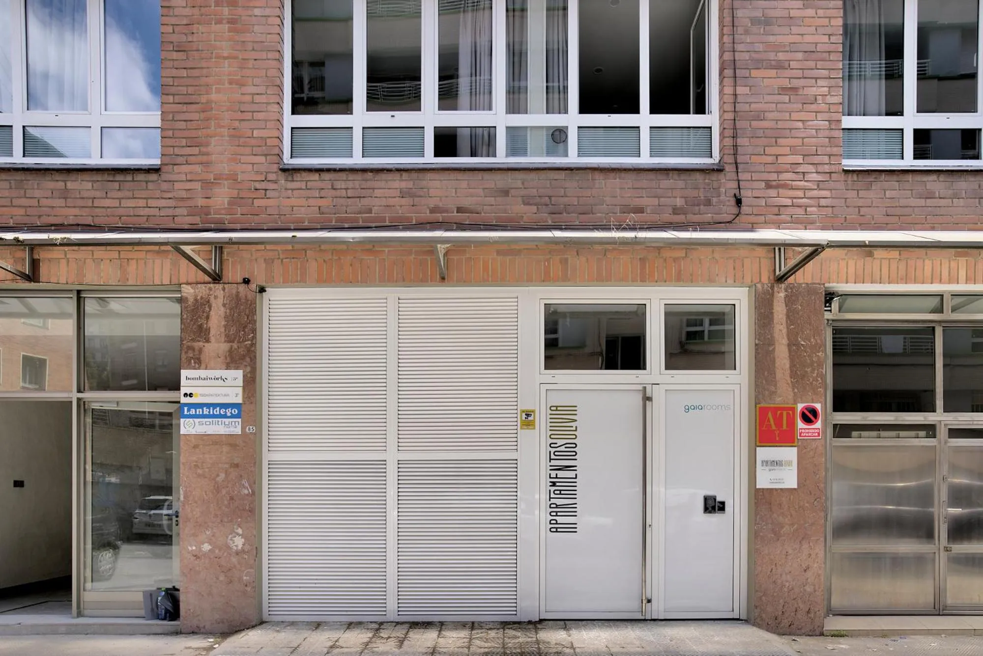 Facade/entrance in Apartamentos Olivia by gaiarooms