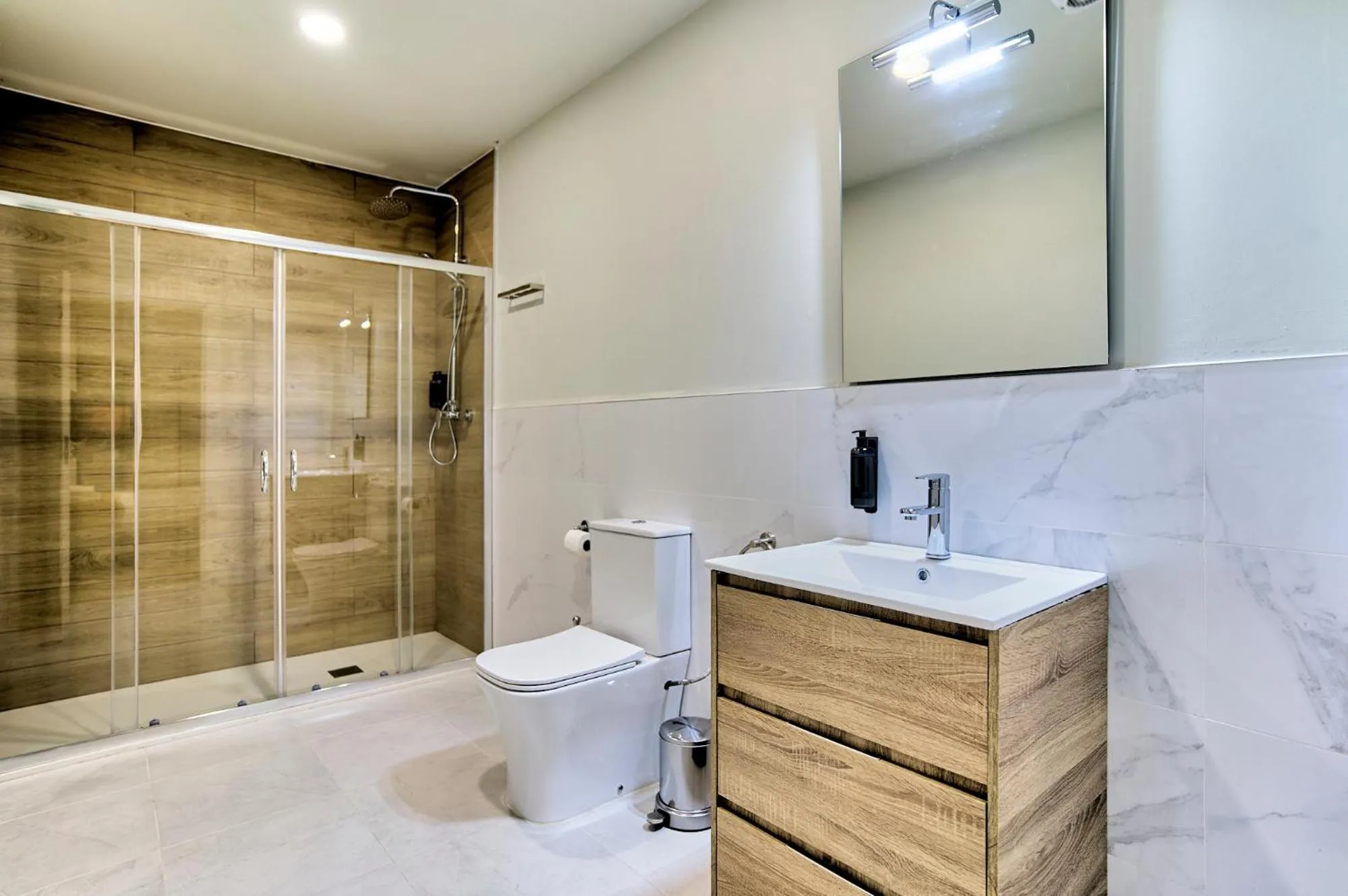 Shower in Apartamentos Olivia by gaiarooms