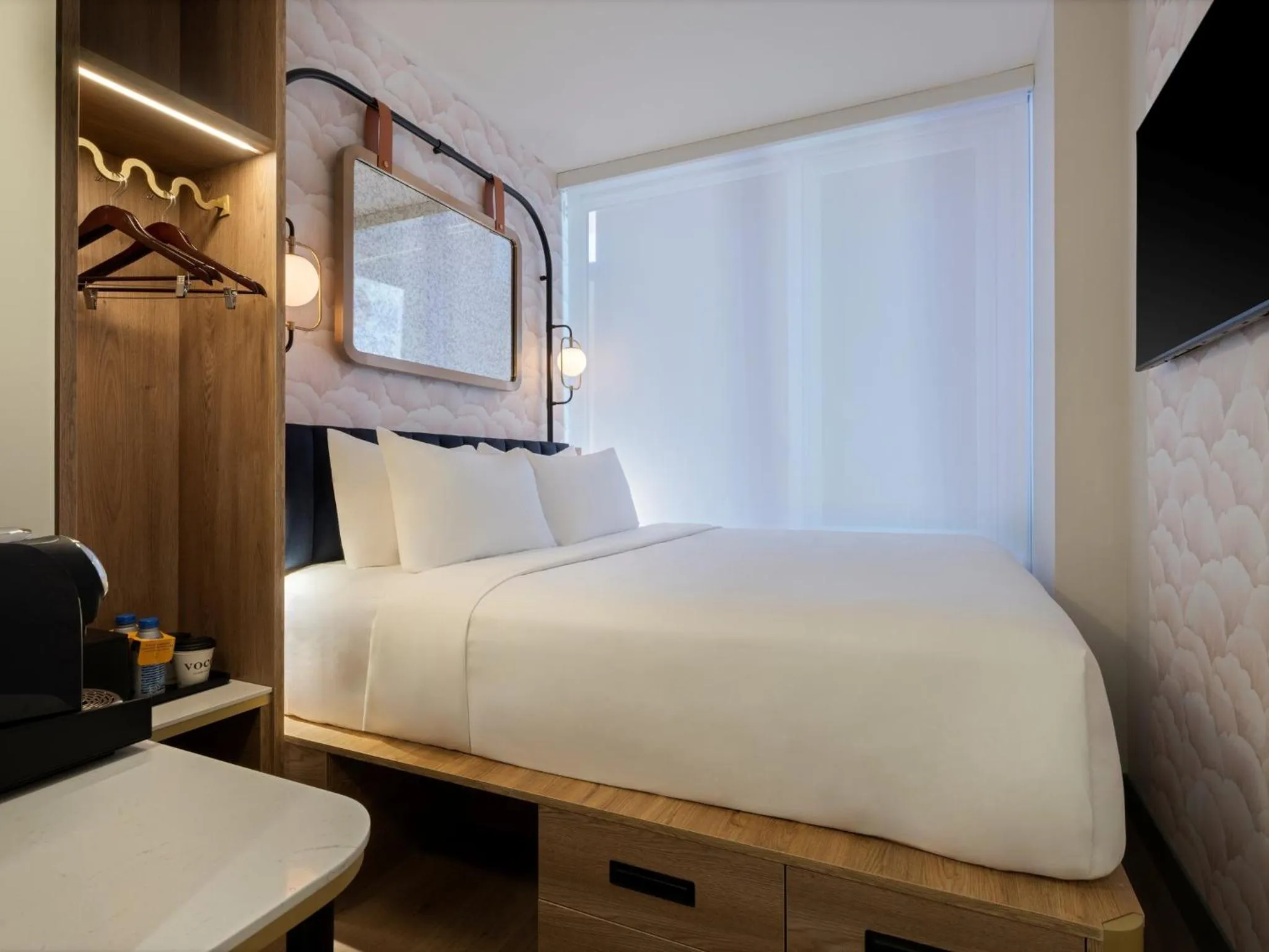 Photo of the whole room, Bed in voco Times Square - Broadway by IHG