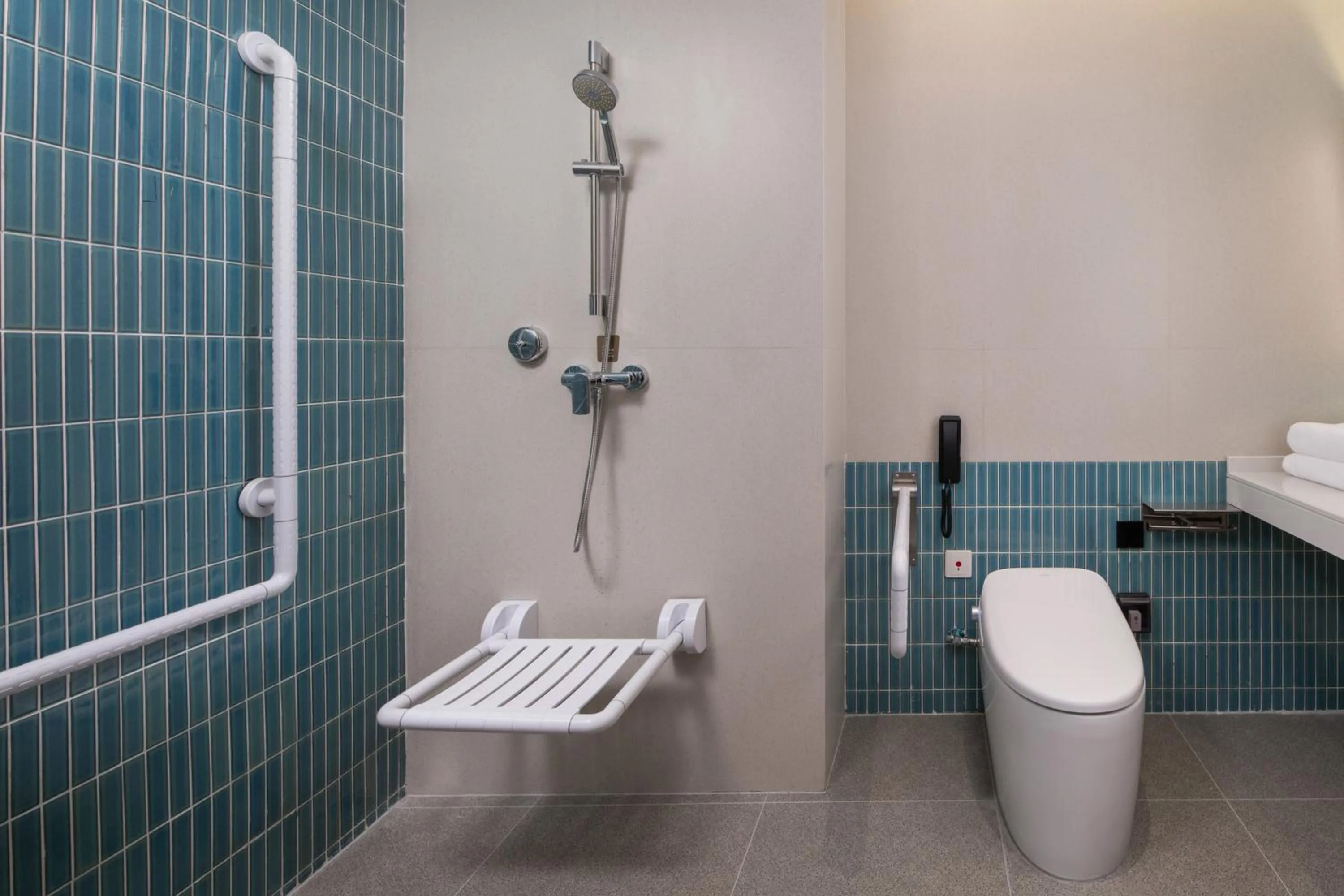 Bathroom in Holiday Inn Express Qingdao City Balcony by IHG