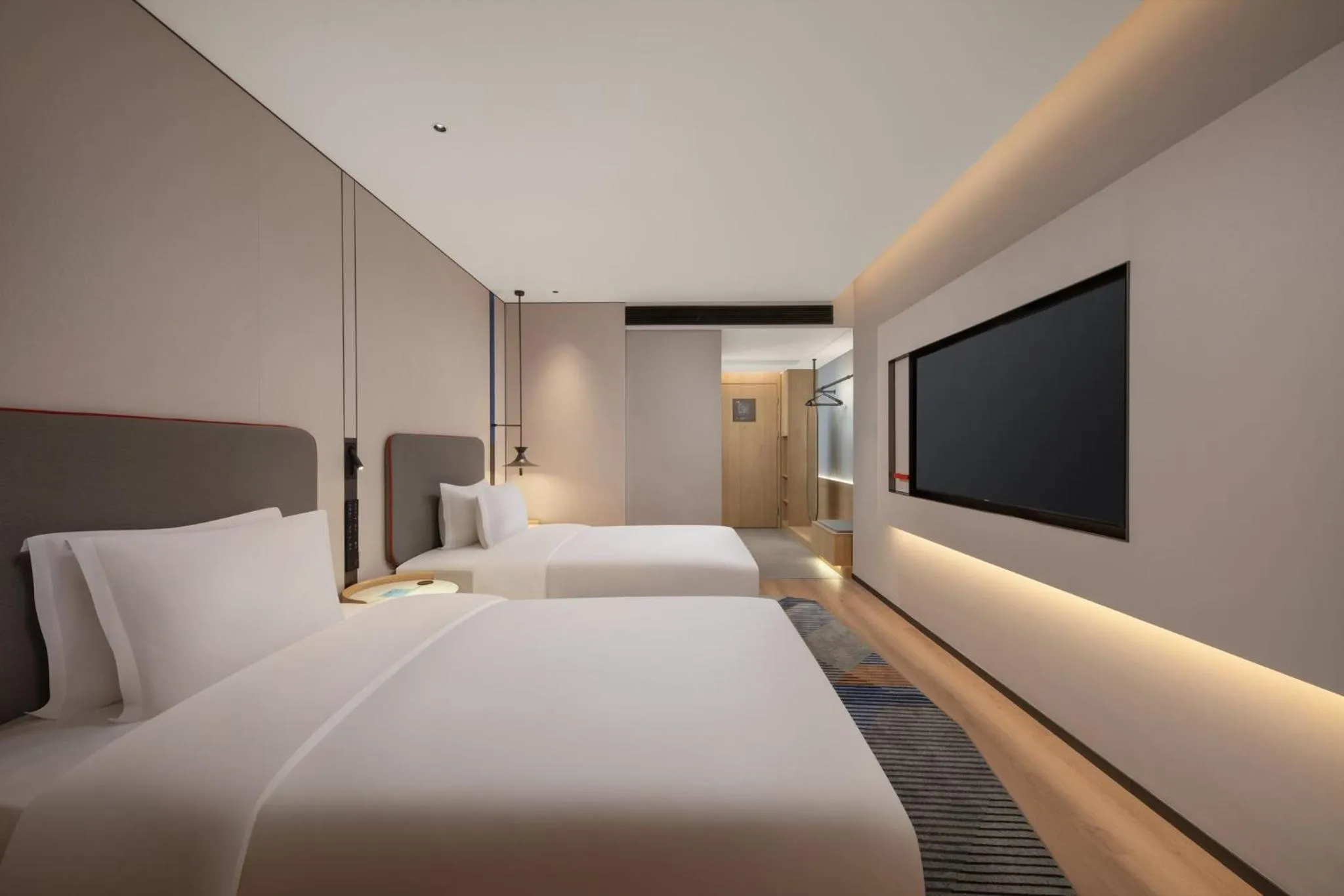 Photo of the whole room in Holiday Inn Express Wuhan Jianghan Road by IHG