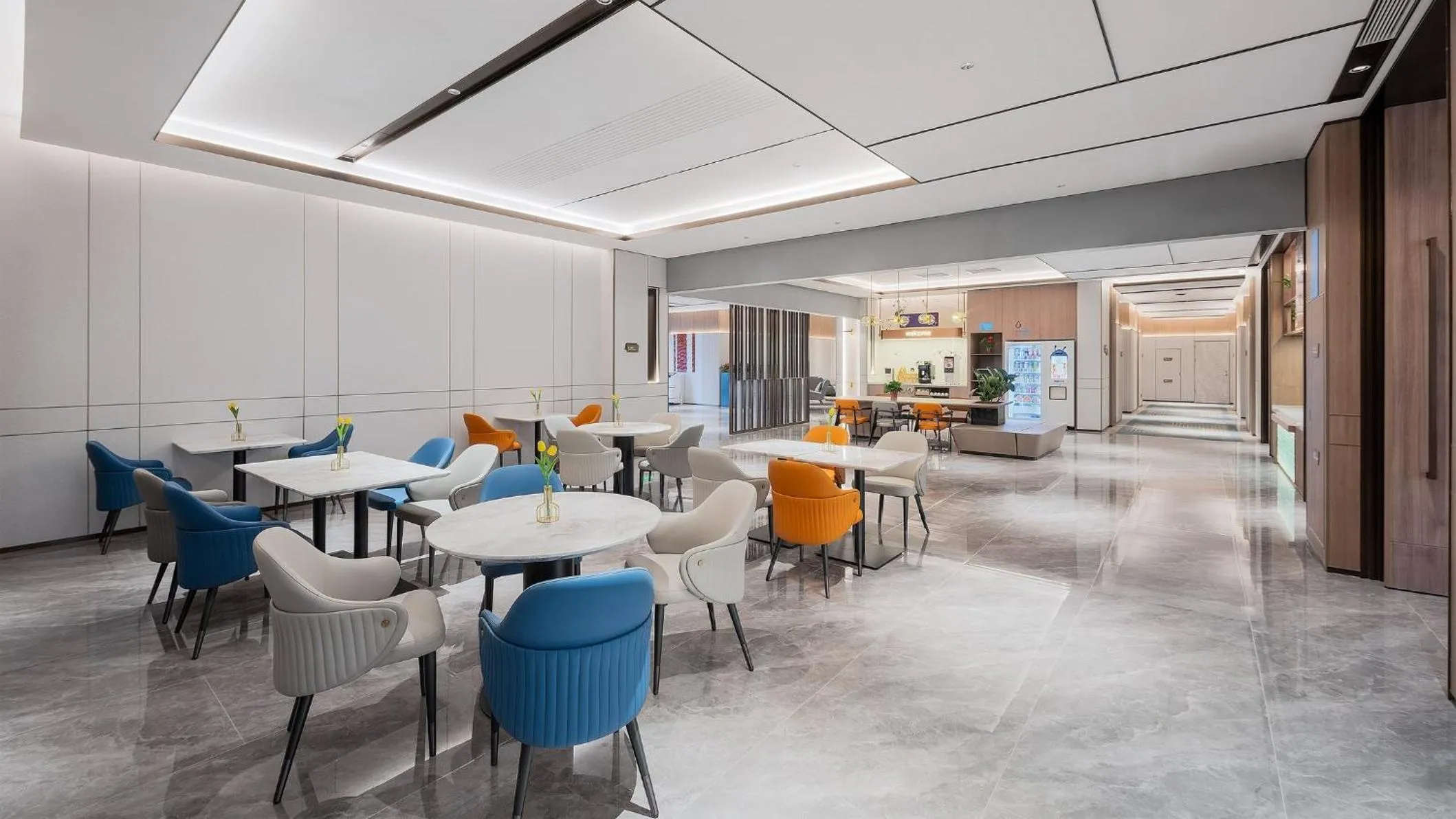 Restaurant/places to eat in Holiday Inn Express Xi'an Caotang Technology Park by IHG