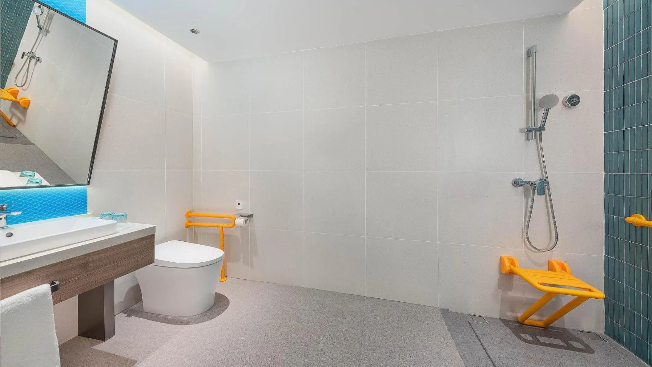 Photo of the whole room in Holiday Inn Express Xi'an Caotang Technology Park by IHG