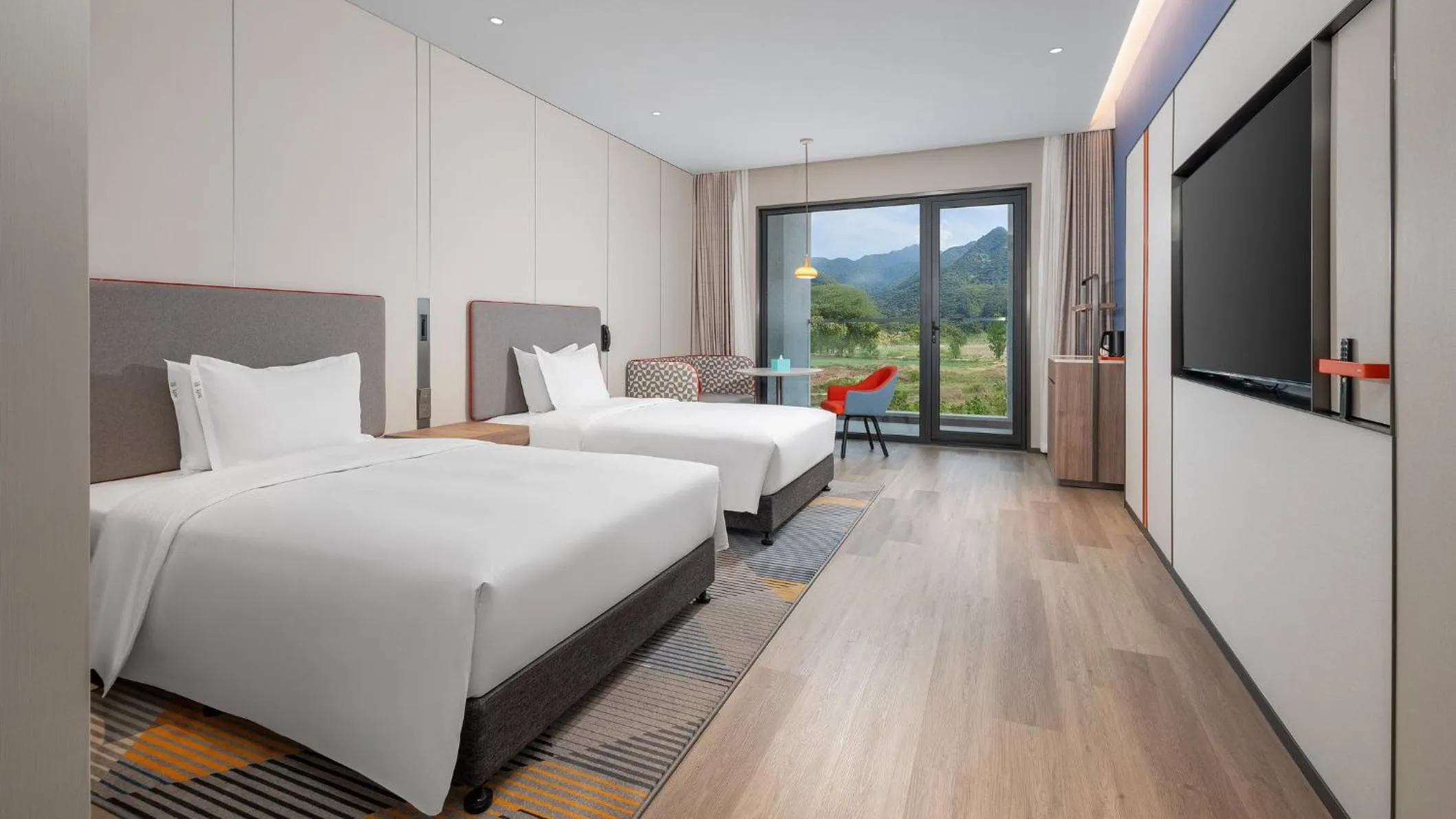 Photo of the whole room, Bed in Holiday Inn Express Xi'an Caotang Technology Park by IHG
