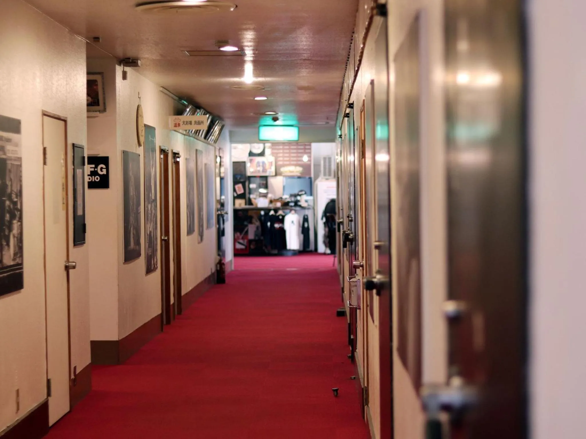 Area and facilities in Hotel Camelot