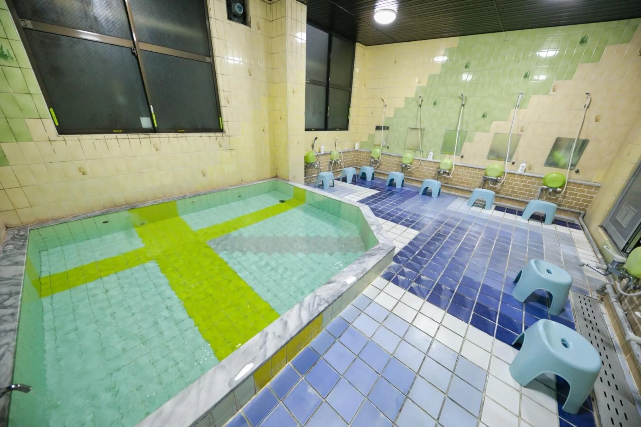 Public Bath in Hotel Camelot