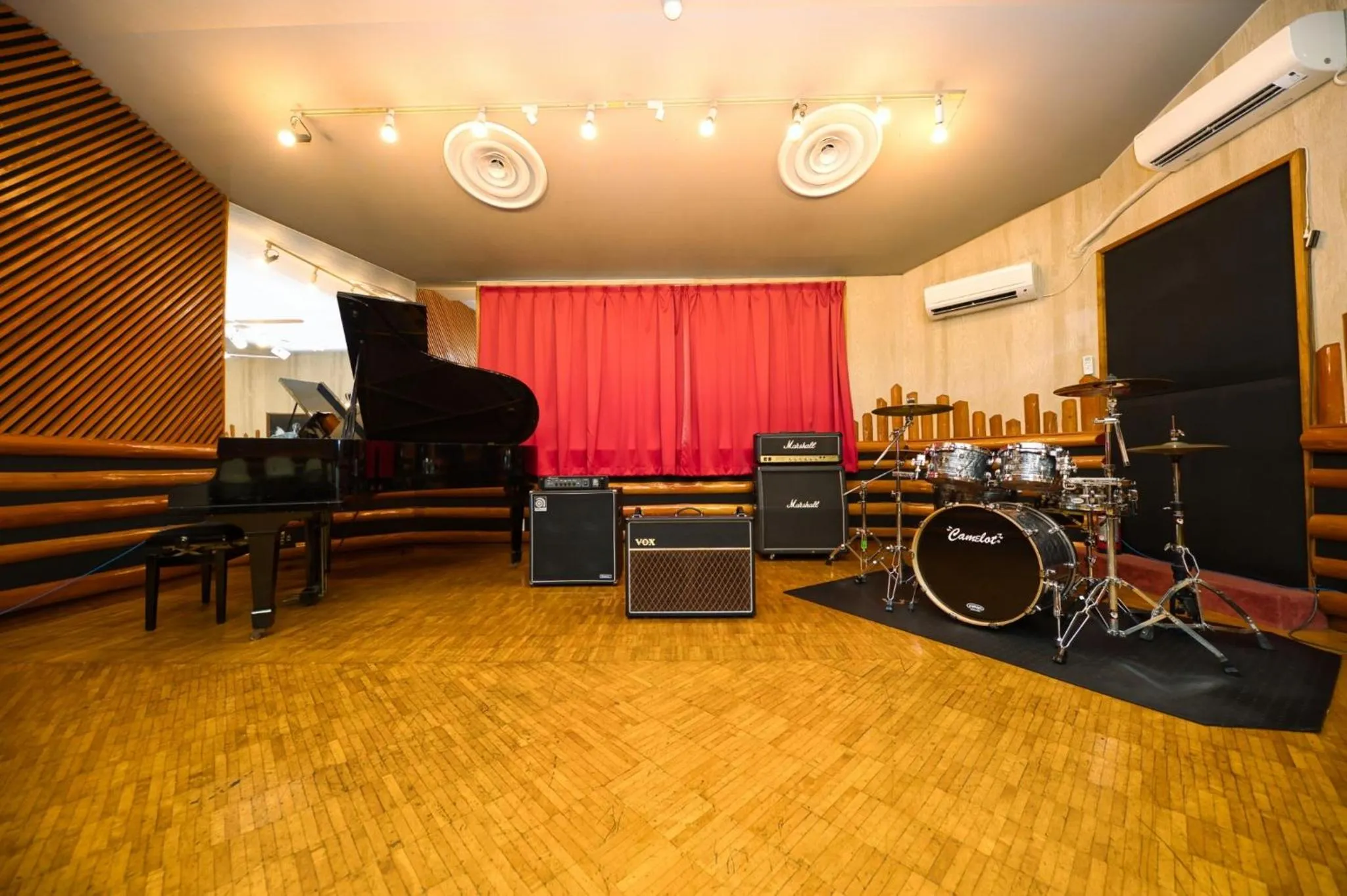 Area and facilities in Hotel Camelot