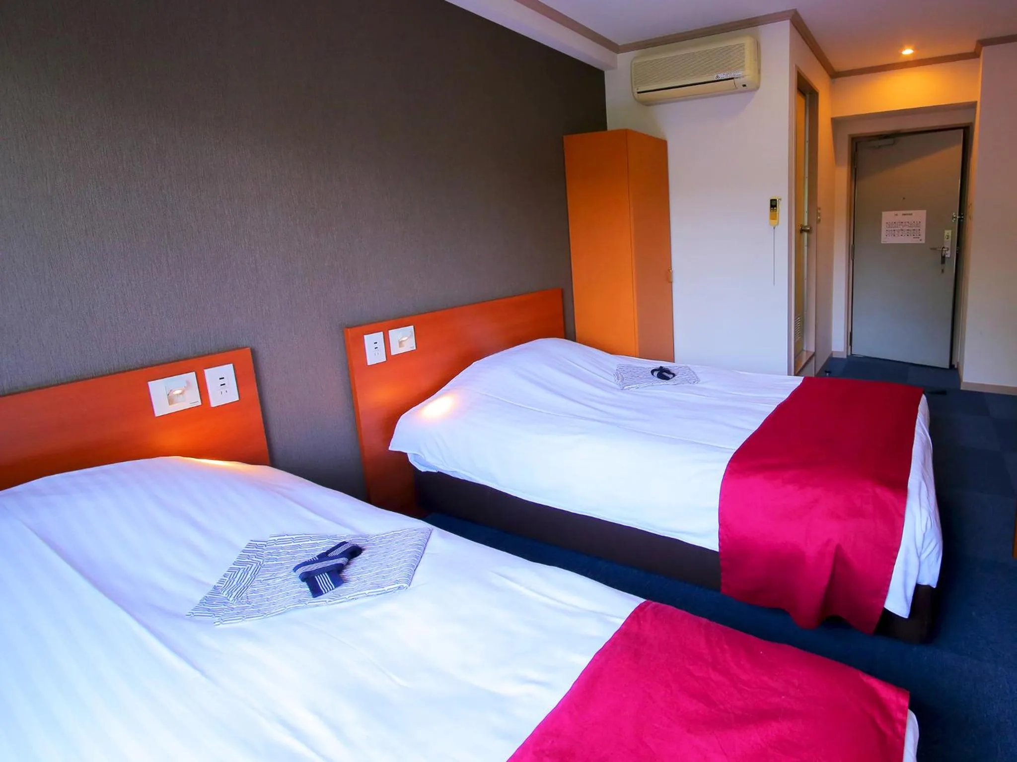 Photo of the whole room, Bed in Matsukaze