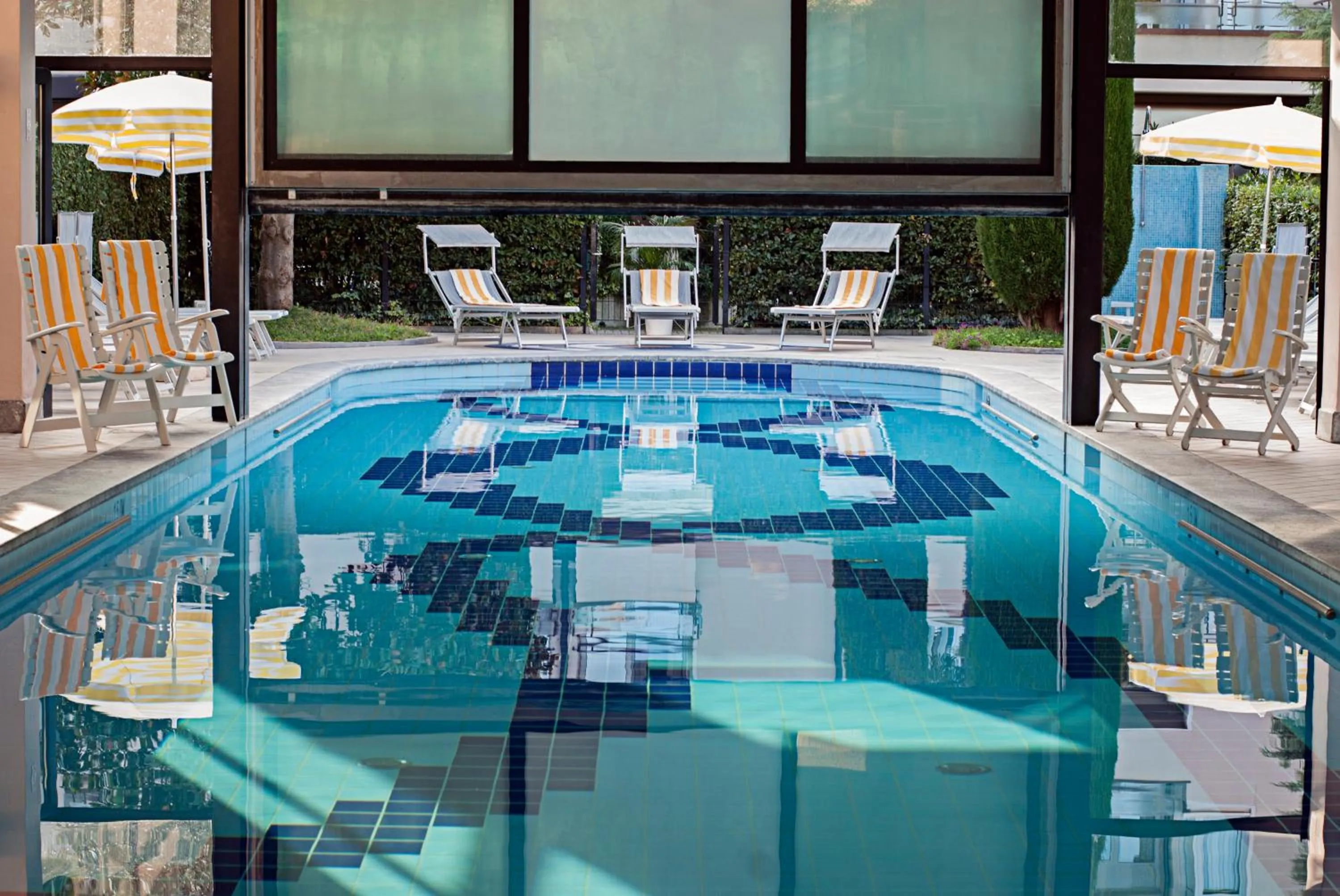 Swimming pool in Hotel Du Lac et Bellevue