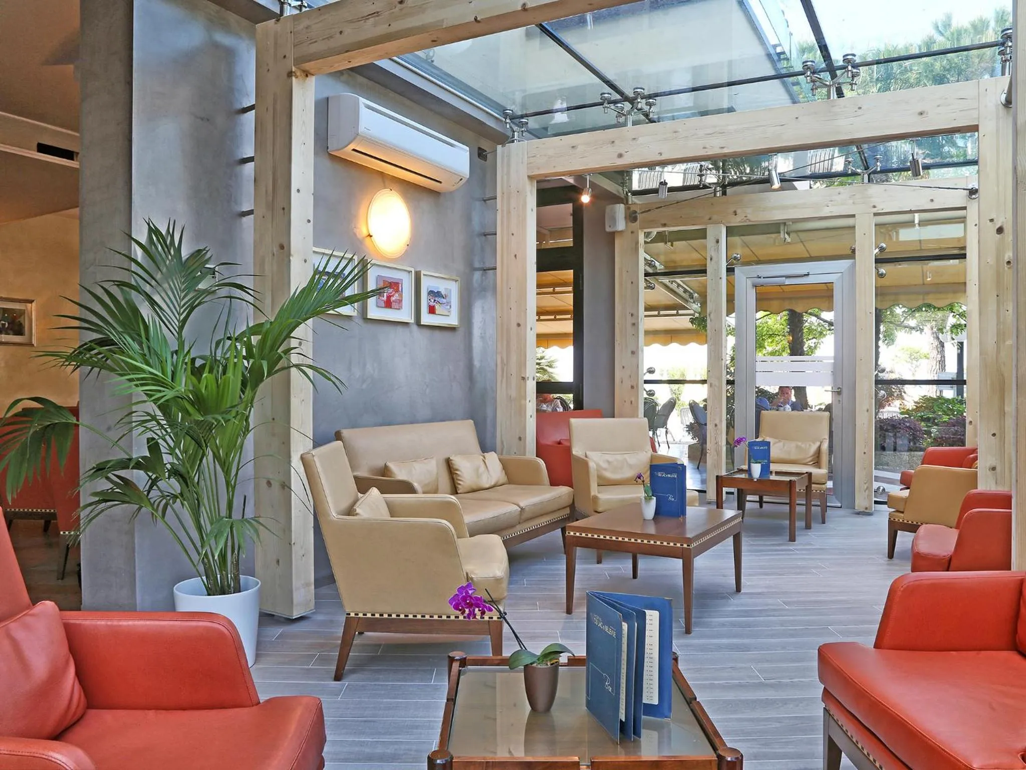 Patio in Hotel Du Lac et Bellevue