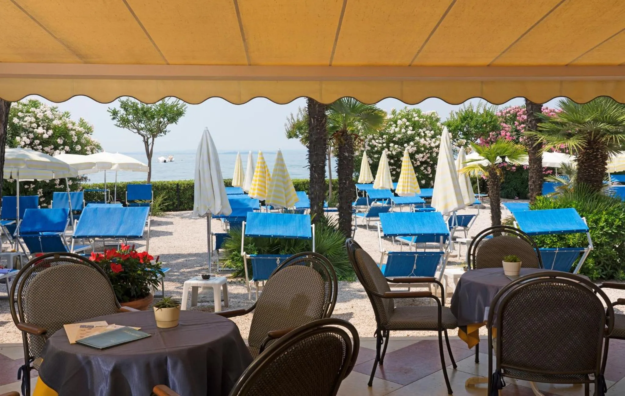 Restaurant/places to eat in Hotel Du Lac et Bellevue