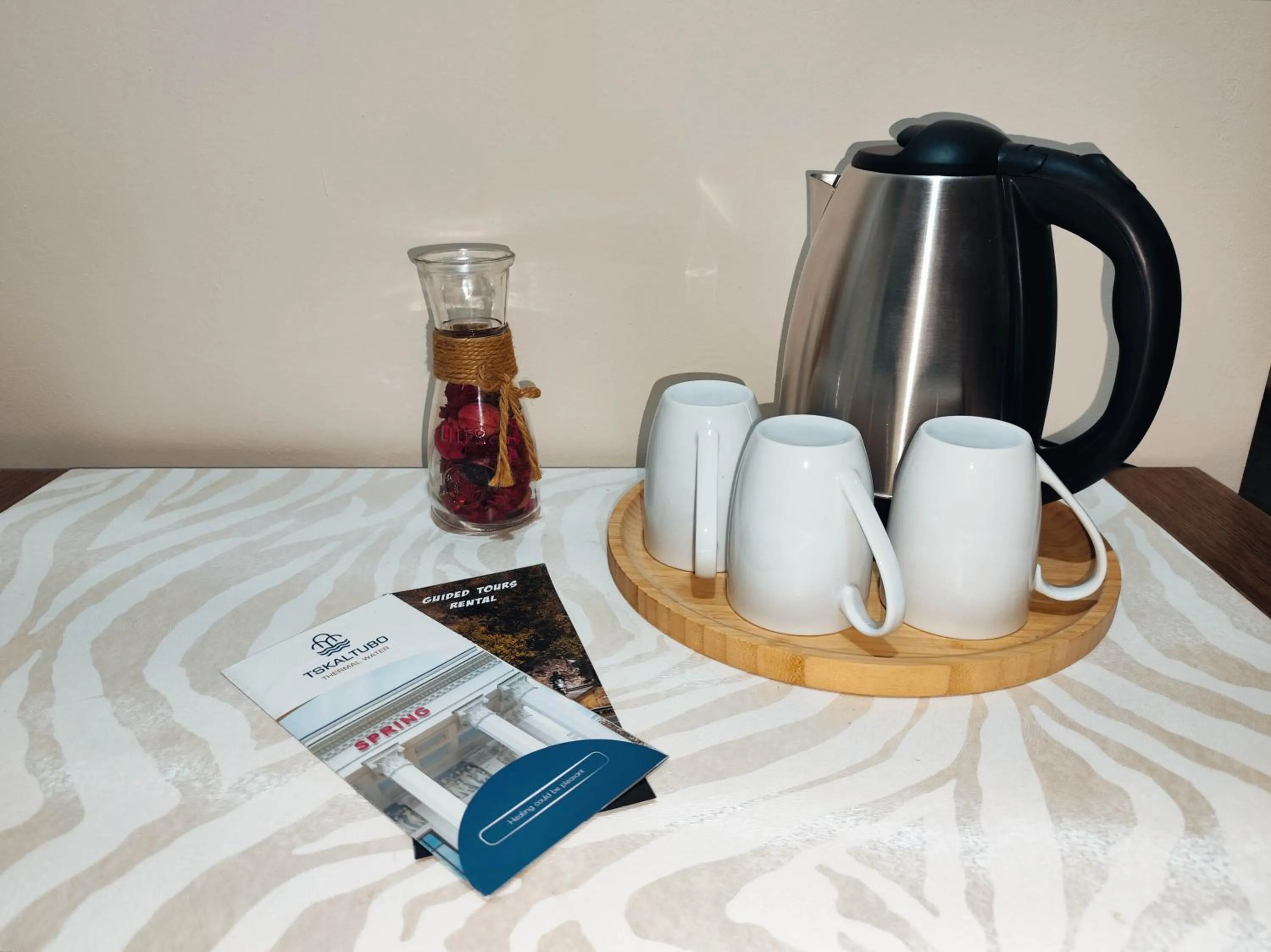 Coffee/tea facilities in Chill Out Hotel