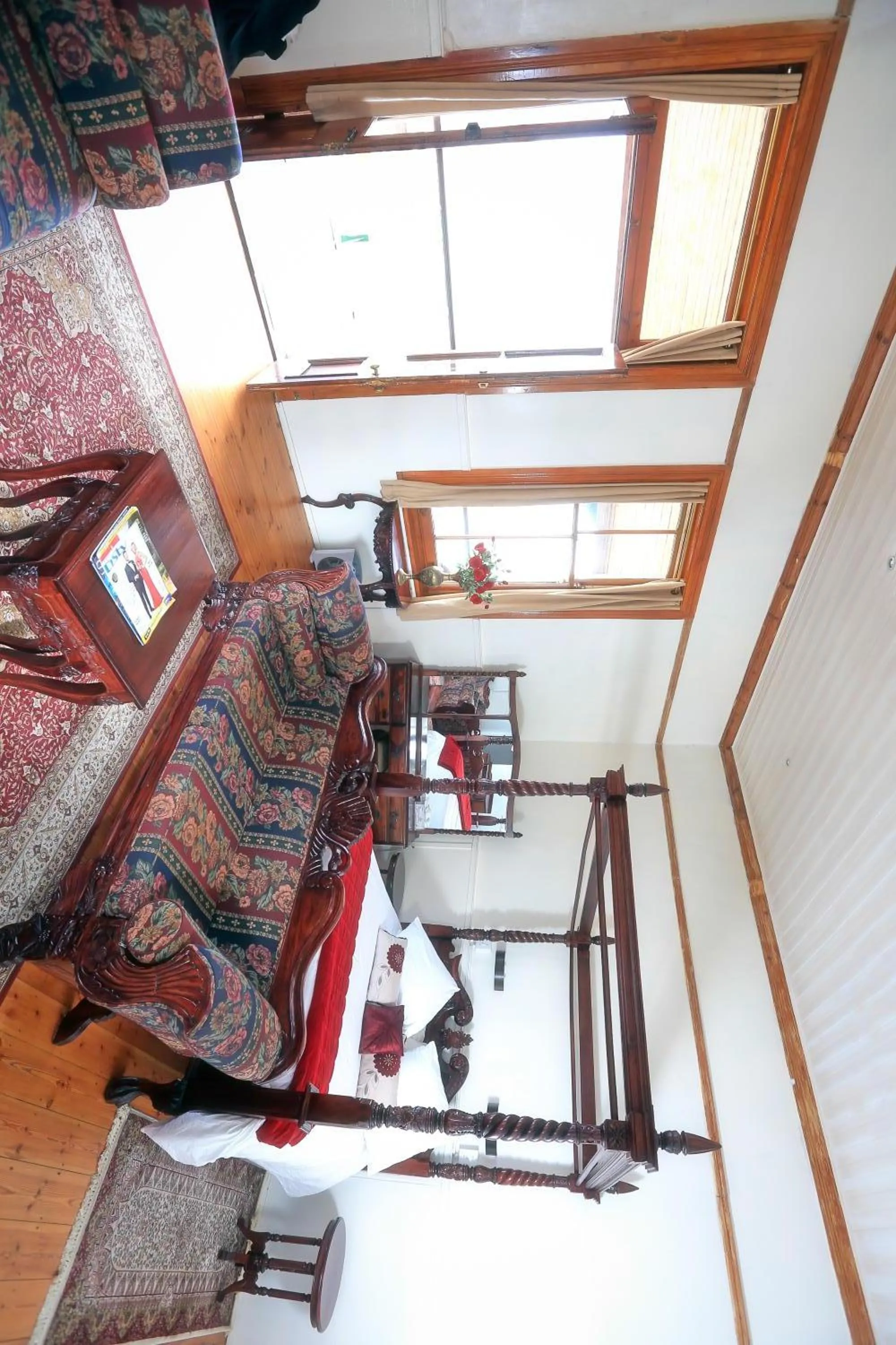 Shower in Central Hotel Guest House