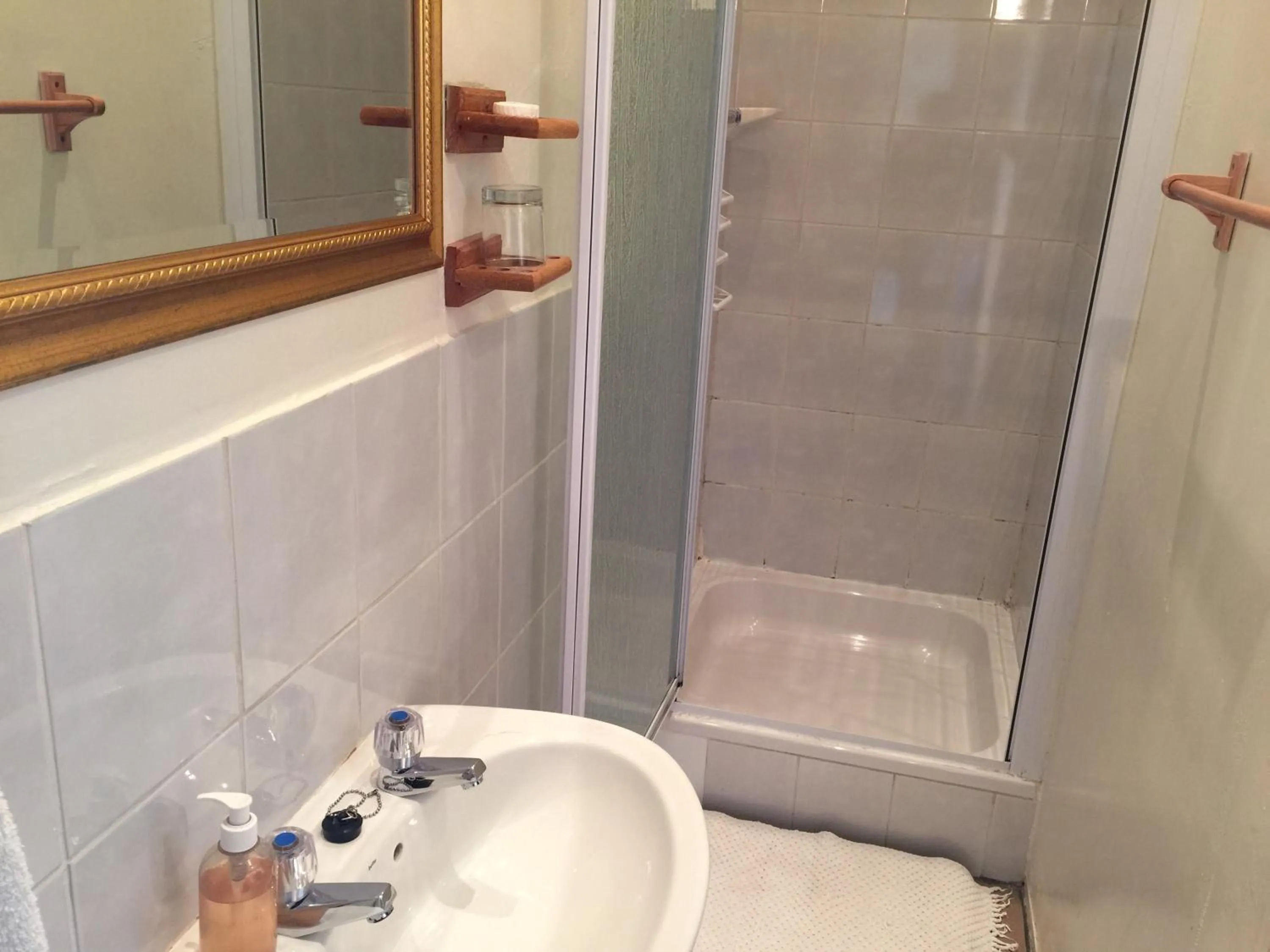 Bathroom in Central Hotel Guest House