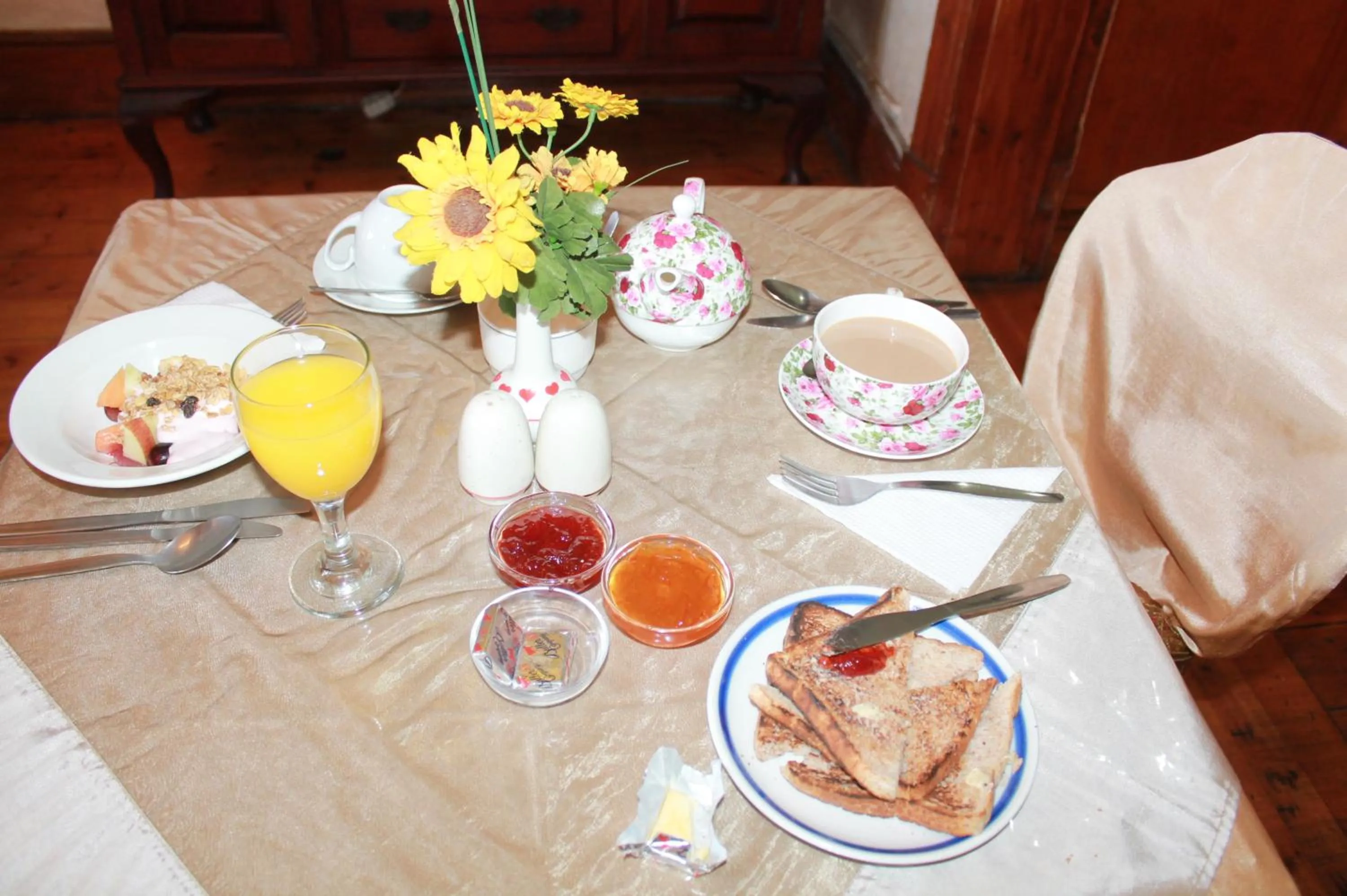 Breakfast in Central Hotel Guest House