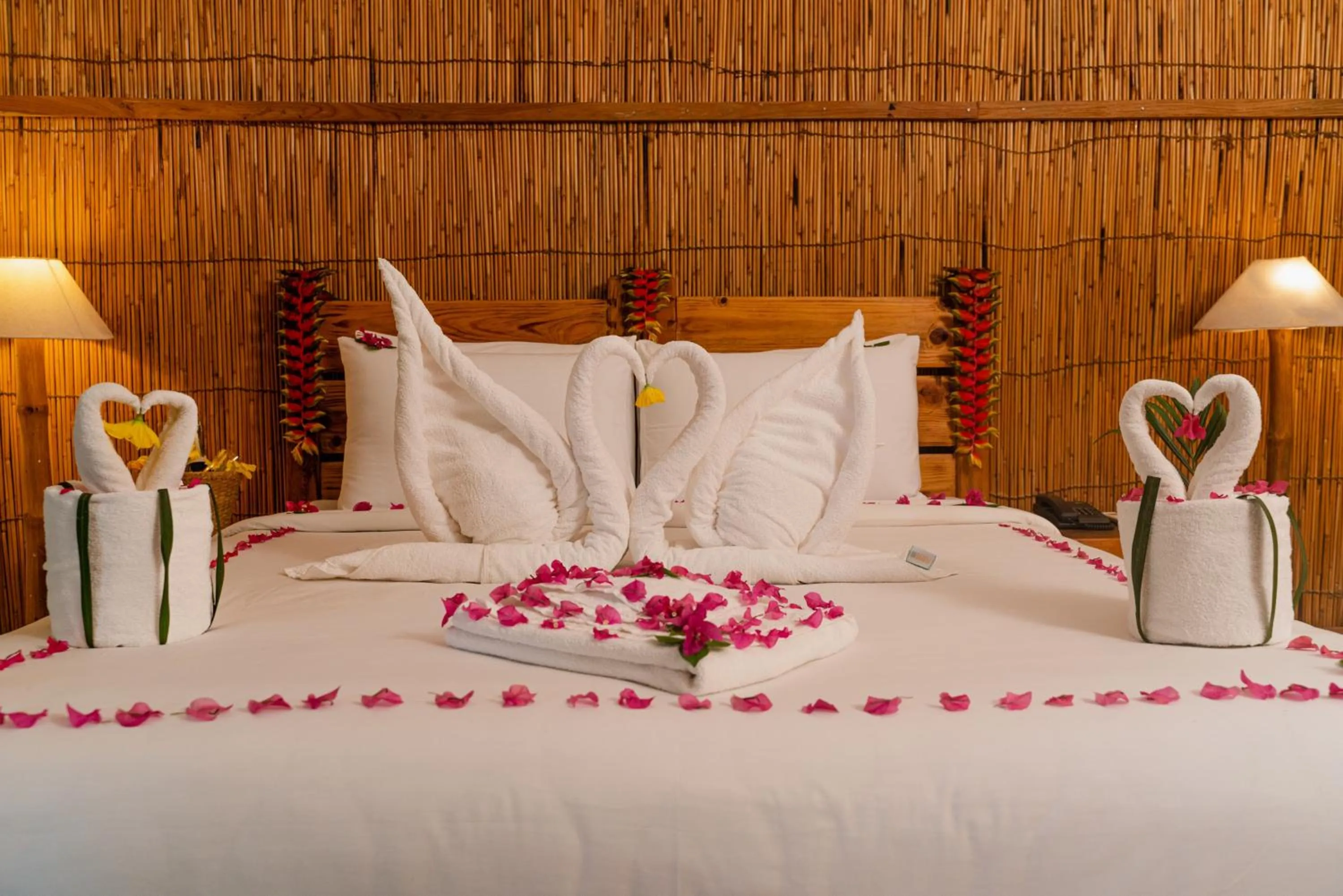 Bed in Siddhartha Wildlife Retreat